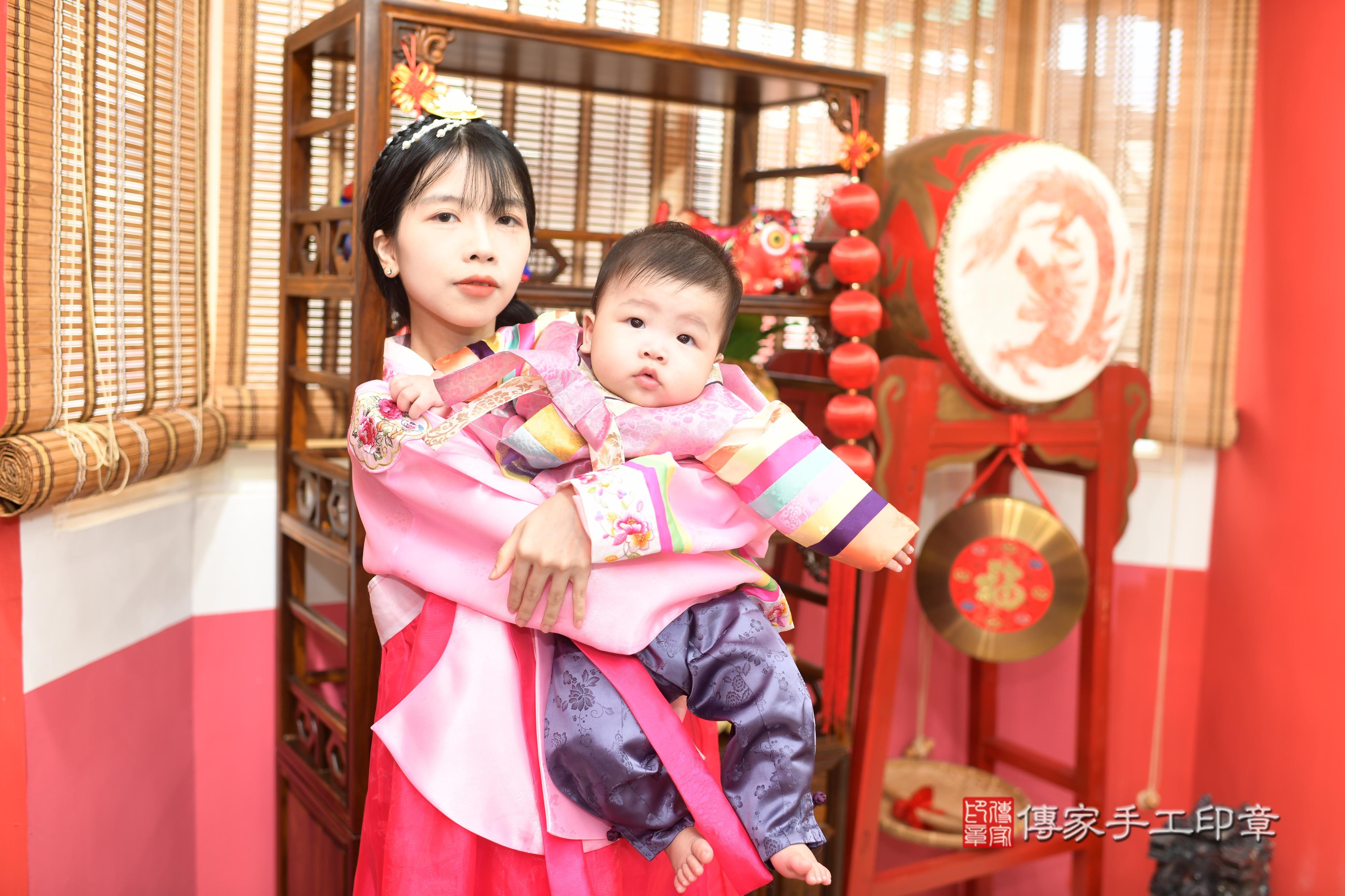 傳家手工印章高雄店、抓周、度脺、中國風會場、傳家嬰兒古禮、吉祥話、抓周道具物品24種、拍照。抓周證書。寶寶抓周、滿周歲、生日快樂、祝福