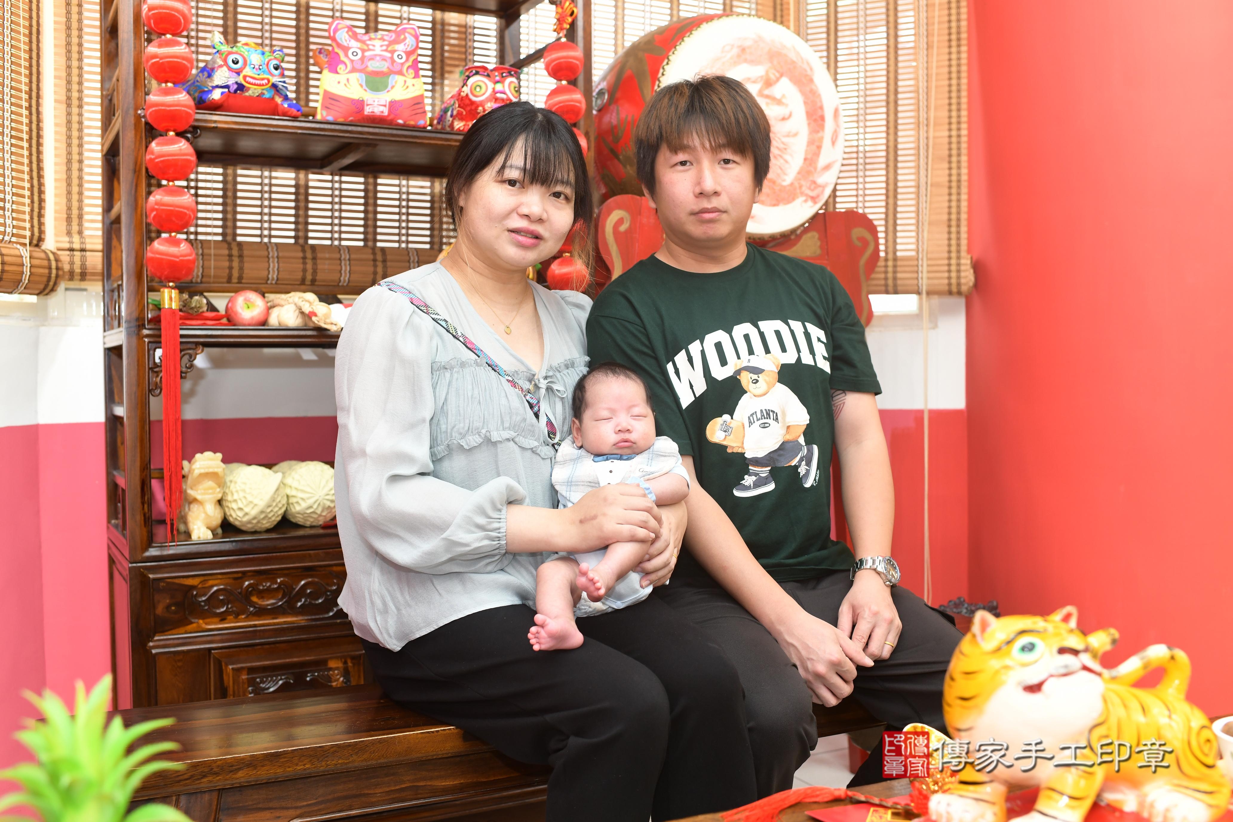 傳家手工印章高雄店、抓周、度脺、中國風會場、傳家嬰兒古禮、吉祥話、抓周道具物品24種、拍照。抓周證書。寶寶抓周、滿周歲、生日快樂、祝福