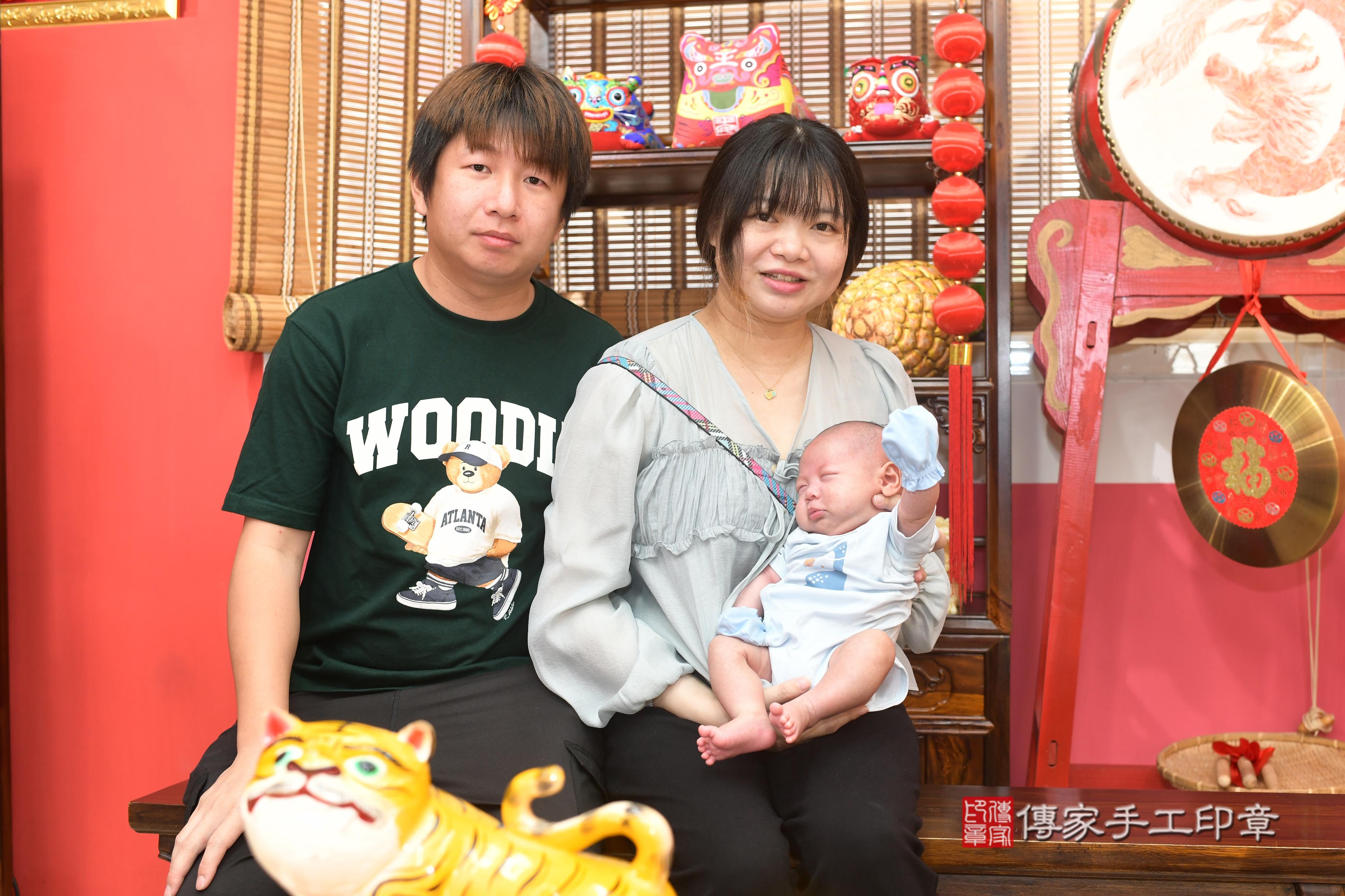 傳家手工印章高雄店、抓周、度脺、中國風會場、傳家嬰兒古禮、吉祥話、抓周道具物品24種、拍照。抓周證書。寶寶抓周、滿周歲、生日快樂、祝福