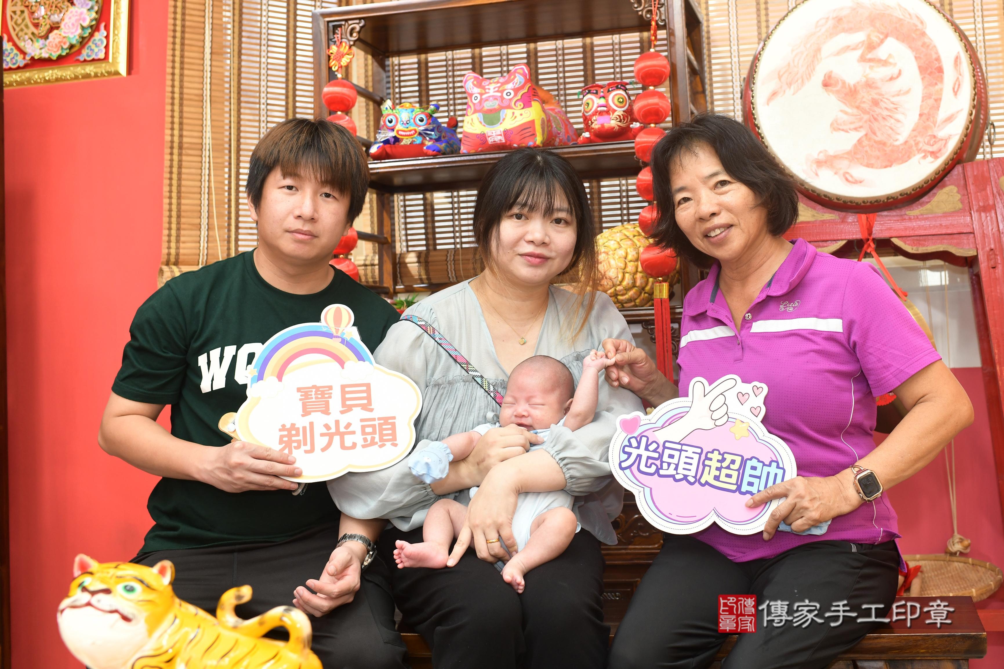 傳家手工印章高雄店、抓周、度脺、中國風會場、傳家嬰兒古禮、吉祥話、抓周道具物品24種、拍照。抓周證書。寶寶抓周、滿周歲、生日快樂、祝福