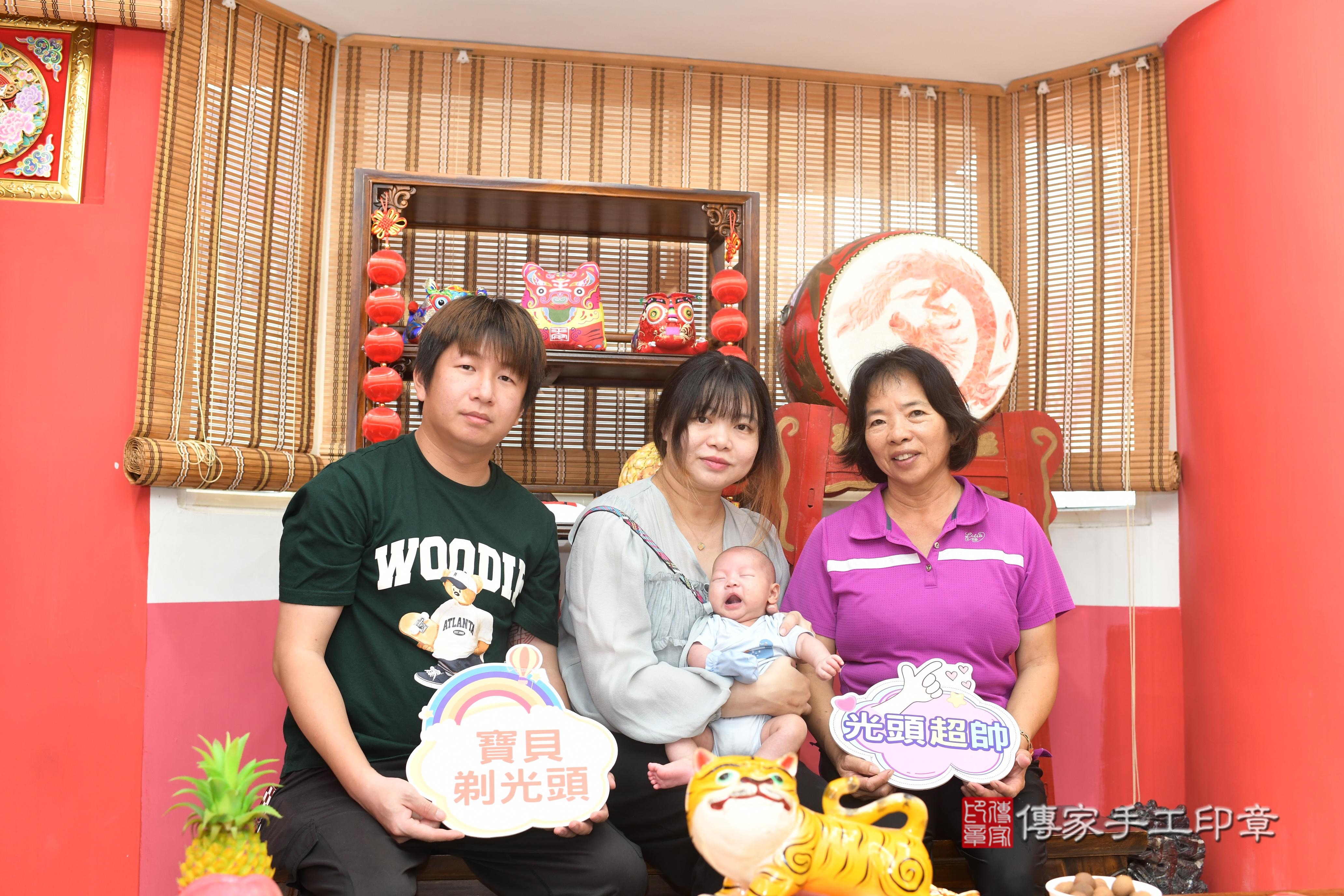 傳家手工印章高雄店、抓周、度脺、中國風會場、傳家嬰兒古禮、吉祥話、抓周道具物品24種、拍照。抓周證書。寶寶抓周、滿周歲、生日快樂、祝福