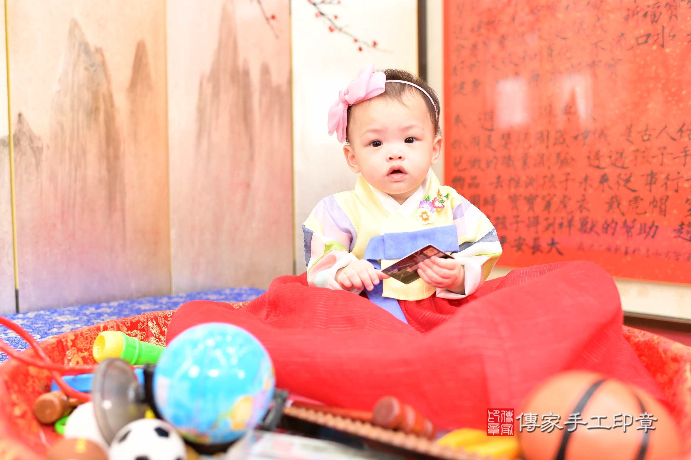 新北市永和區樂樂寶寶抓周推薦：傳家新北店抓周度脺中國風會場，嬰兒古禮抓周流程儀式吉祥話、抓周道具物品24種、拍照。抓周證書。2025.6.9，照片8