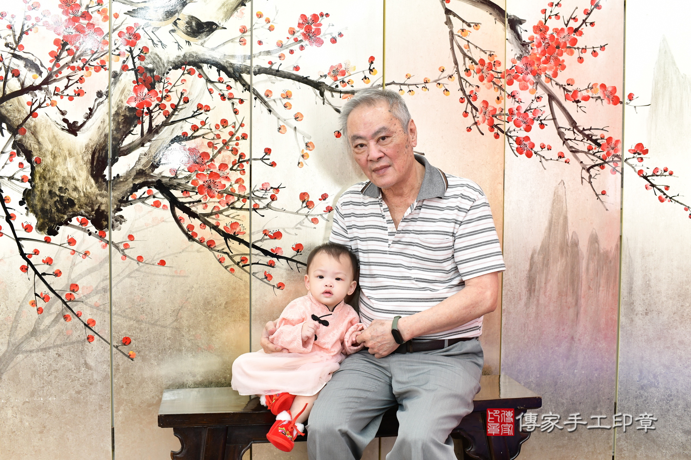 新北市永和區樂樂寶寶抓周推薦：傳家新北店抓周度脺中國風會場，嬰兒古禮抓周流程儀式吉祥話、抓周道具物品24種、拍照。抓周證書。2025.6.9，照片2
