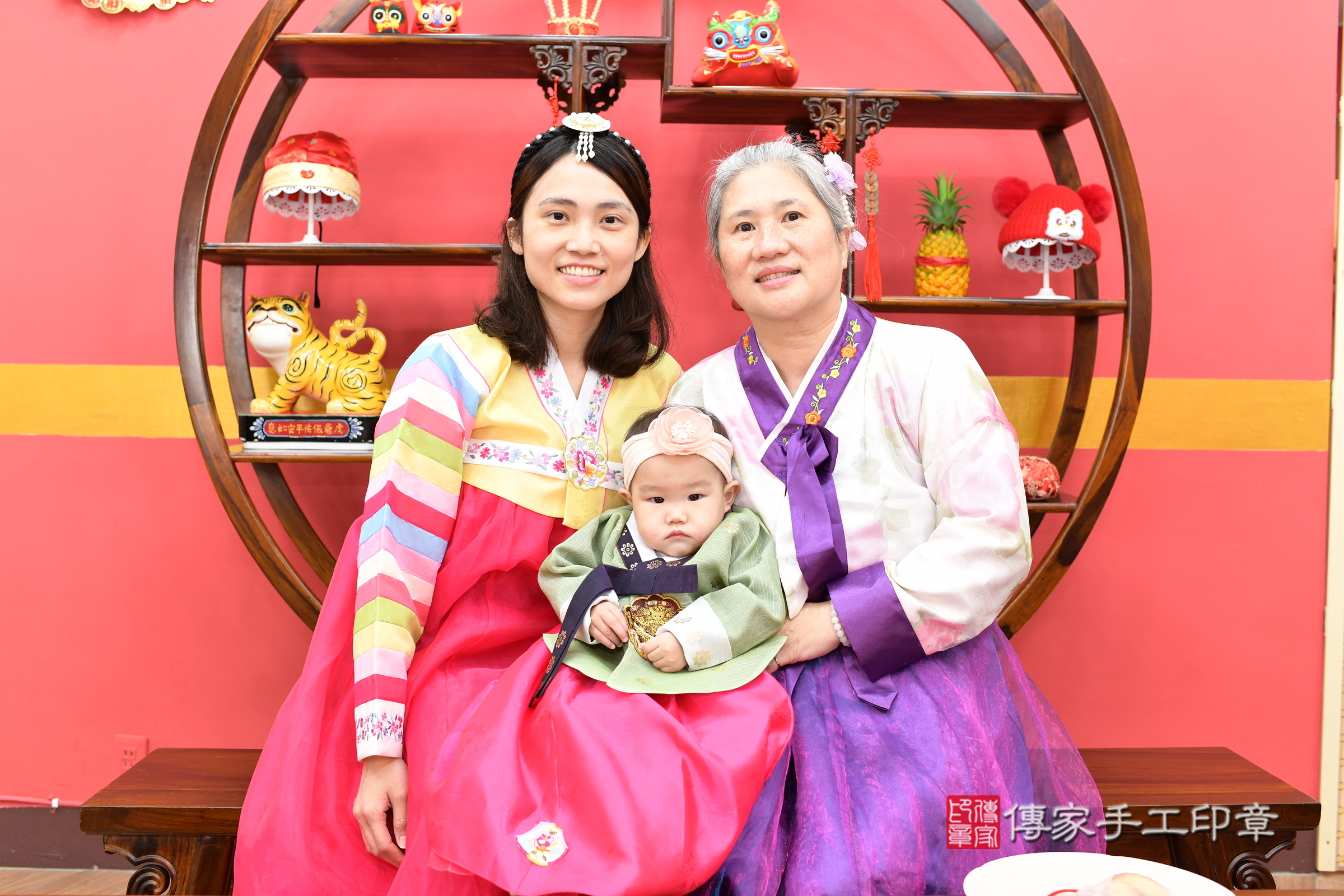 新北市永和區彤彤寶寶收涎推薦：傳家新北店收涎中國風會場，嬰兒古禮收涎收口水流程儀式、收涎吉祥話、收涎餅乾、收涎拍照。收涎證書。2025.6.7，照片5