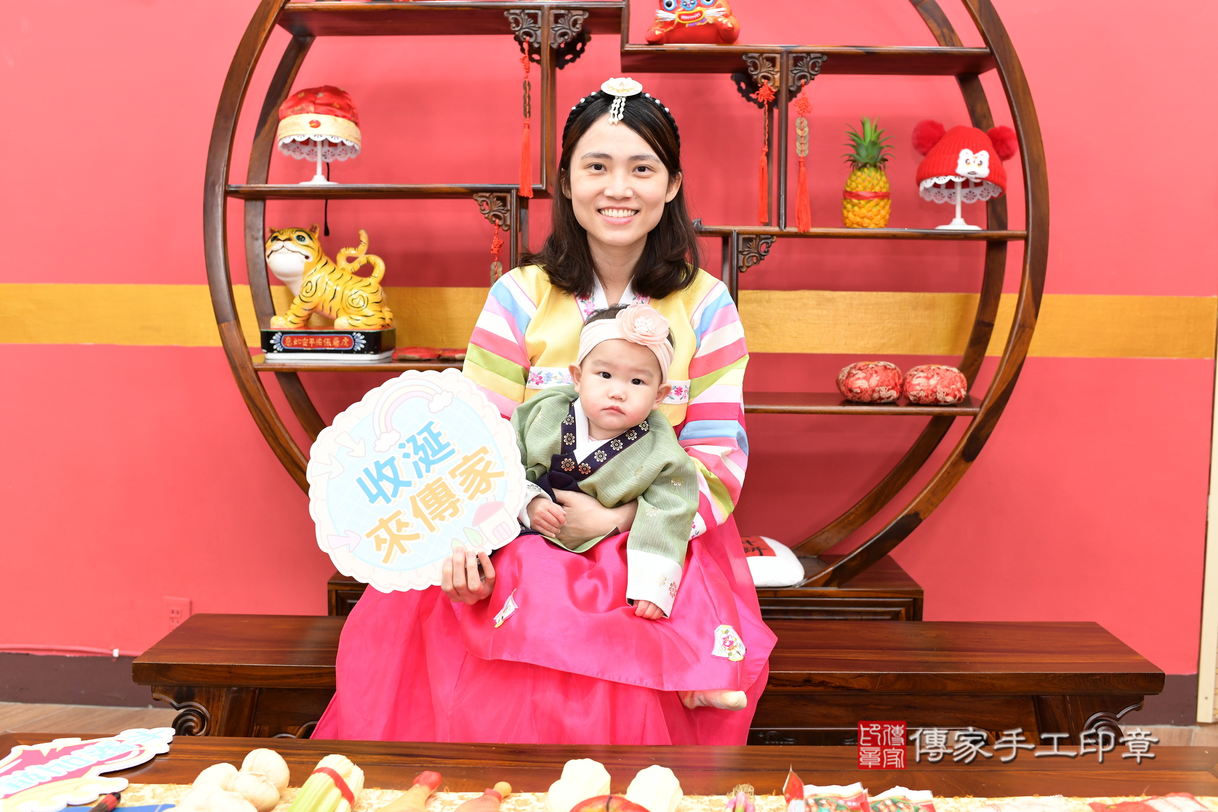 新北市永和區彤彤寶寶收涎推薦：傳家新北店收涎中國風會場，嬰兒古禮收涎收口水流程儀式、收涎吉祥話、收涎餅乾、收涎拍照。收涎證書。2025.6.7，照片8
