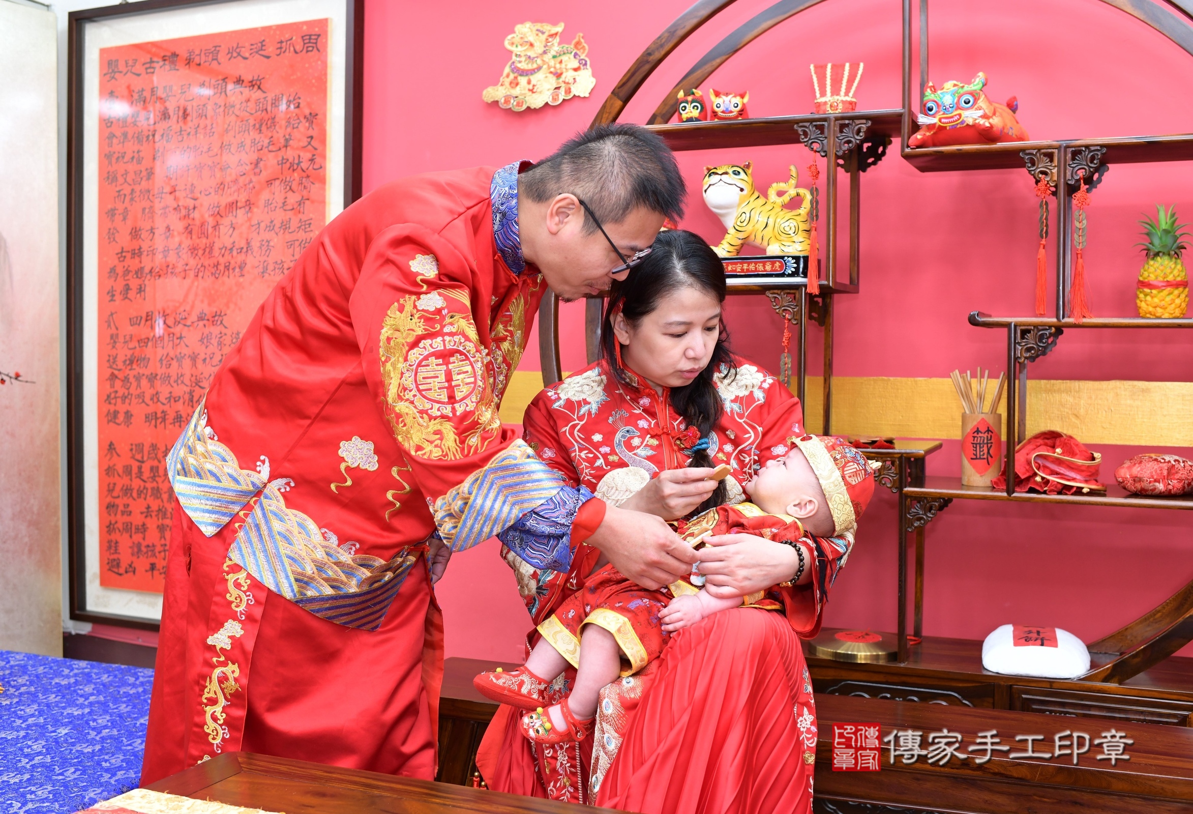 新北市永和區宸宸寶寶收涎推薦：傳家新北店收涎中國風會場，嬰兒古禮收涎收口水流程儀式、收涎吉祥話、收涎餅乾、收涎拍照。收涎證書。2025.6.15，照片9