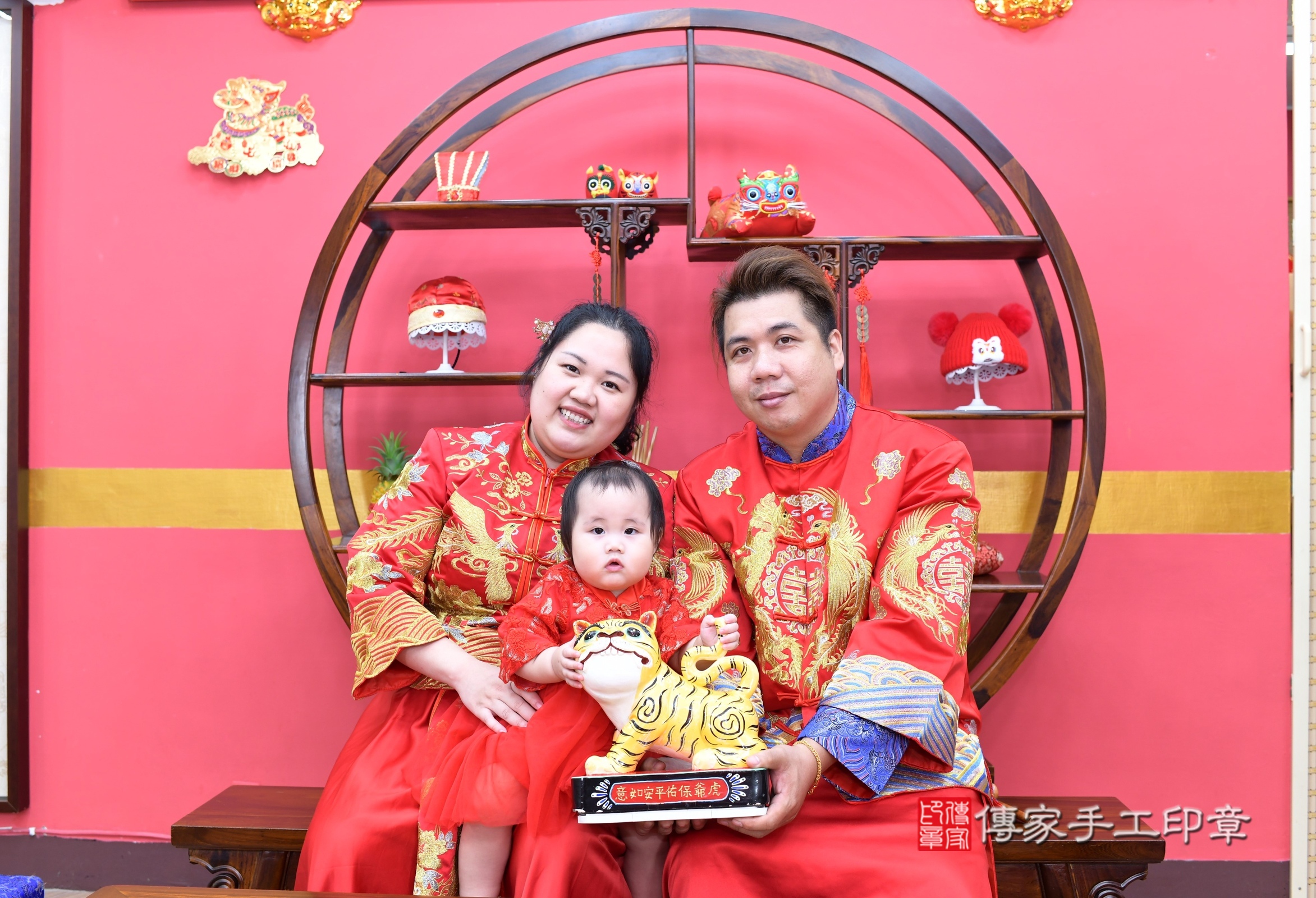 新北市永和區小禔寶寶抓周推薦：傳家新北店抓周度脺中國風會場，嬰兒古禮抓周流程儀式吉祥話、抓周道具物品24種、拍照。抓周證書。2025.6.22，照片9