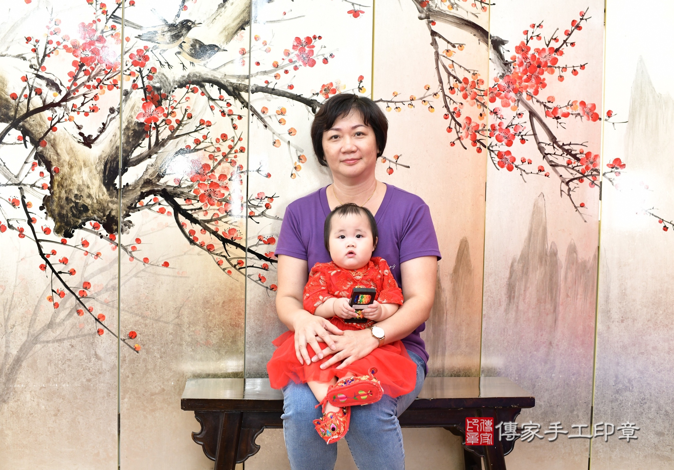 新北市永和區小禔寶寶抓周推薦：傳家新北店抓周度脺中國風會場，嬰兒古禮抓周流程儀式吉祥話、抓周道具物品24種、拍照。抓周證書。2025.6.22，照片3