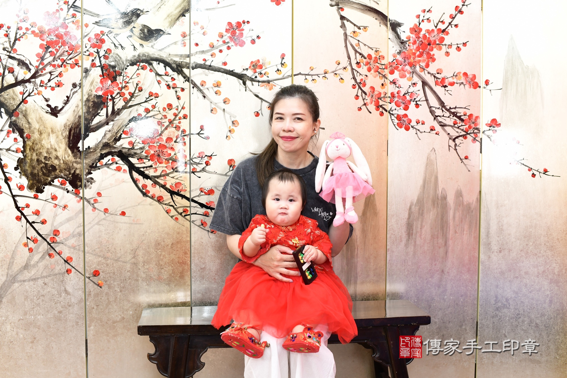 新北市永和區小禔寶寶抓周推薦：傳家新北店抓周度脺中國風會場，嬰兒古禮抓周流程儀式吉祥話、抓周道具物品24種、拍照。抓周證書。2025.6.22，照片4
