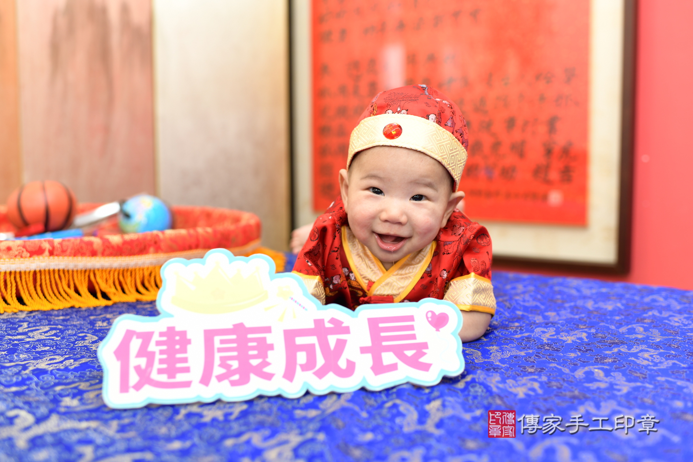 新北市永和區小辰寶寶收涎推薦：傳家新北店收涎中國風會場，嬰兒古禮收涎收口水流程儀式、收涎吉祥話、收涎餅乾、收涎拍照。收涎證書。2025.6.23，照片4