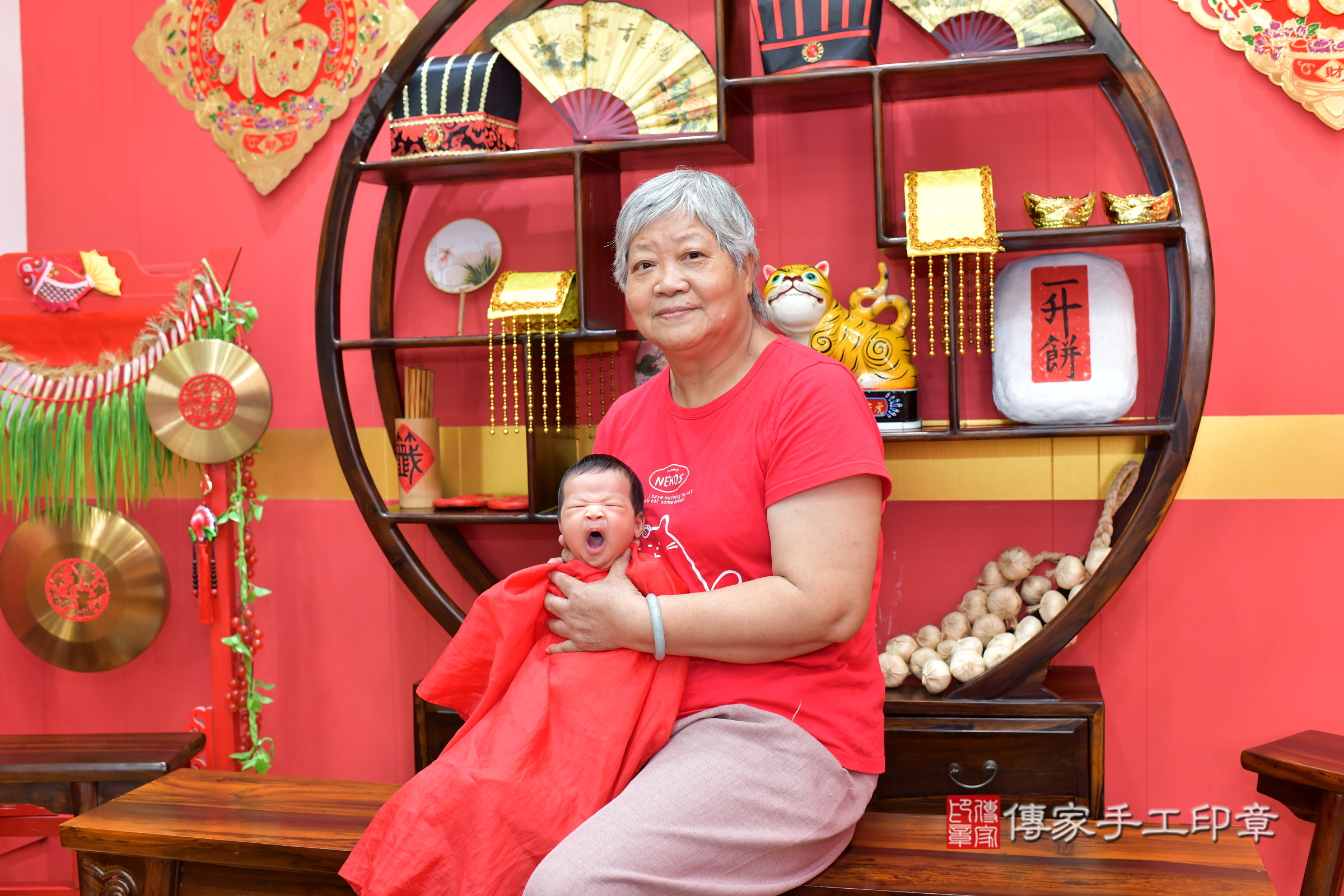 小潔寶寶(桃園市八德區嬰兒寶寶滿月剃頭理髮、嬰兒剃胎毛儀式吉祥話)。中國風會場，爸媽寶貝穿「日中韓」古裝禮服。專業拍照、證書。★購買「臍帶章、肚臍章、胎毛筆刷印章」贈送：剃頭、收涎、抓周，三選一。2025.6.17，照片12