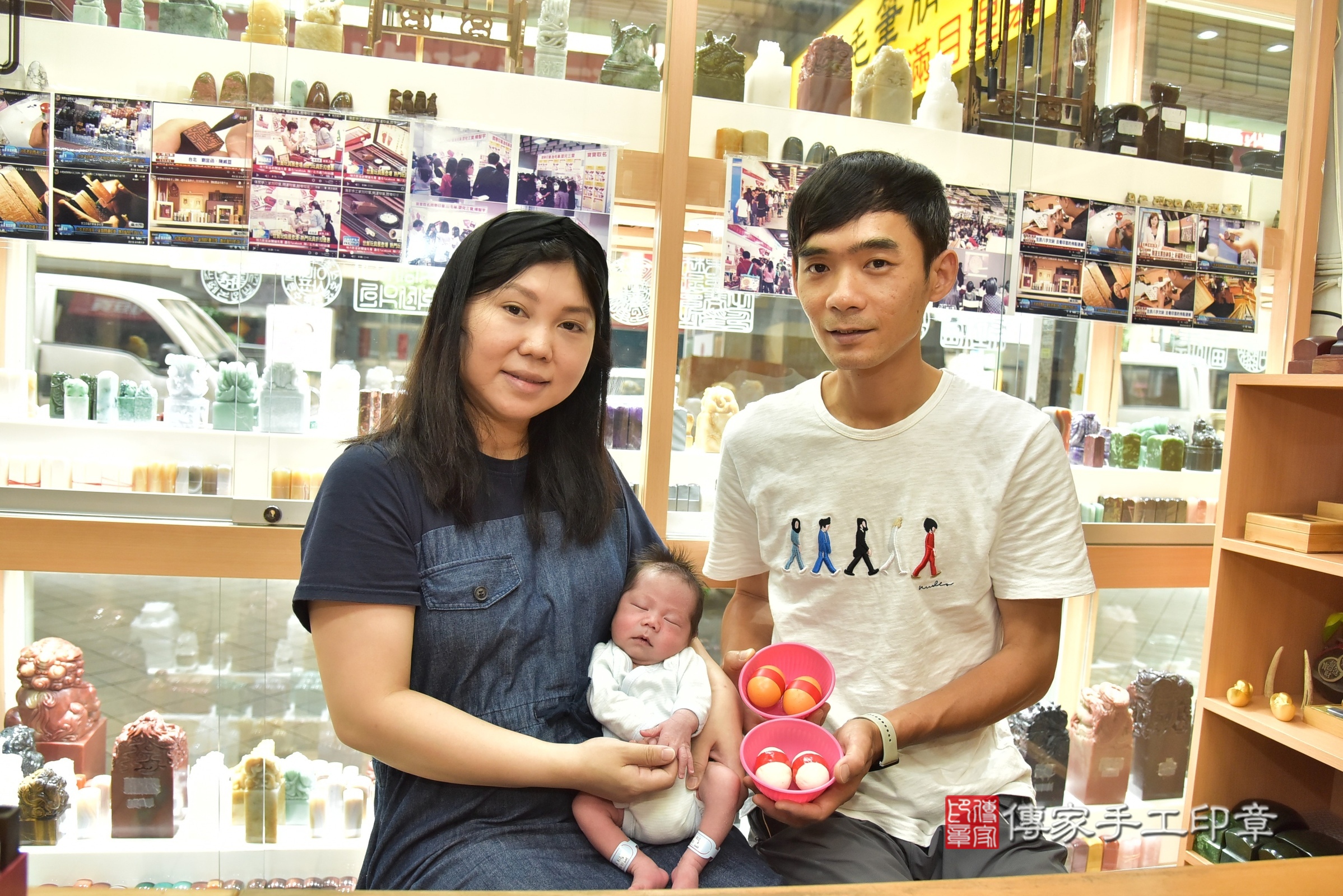 宸宸寶寶(新北市永和區嬰兒寶寶滿月剃頭理髮、嬰兒剃胎毛儀式吉祥話)。中國風會場，爸媽寶貝穿「日中韓」古裝禮服。專業拍照、證書。★購買「臍帶章、肚臍章、胎毛筆刷印章」贈送：剃頭、收涎、抓周，三選一。2025.6.24，照片4