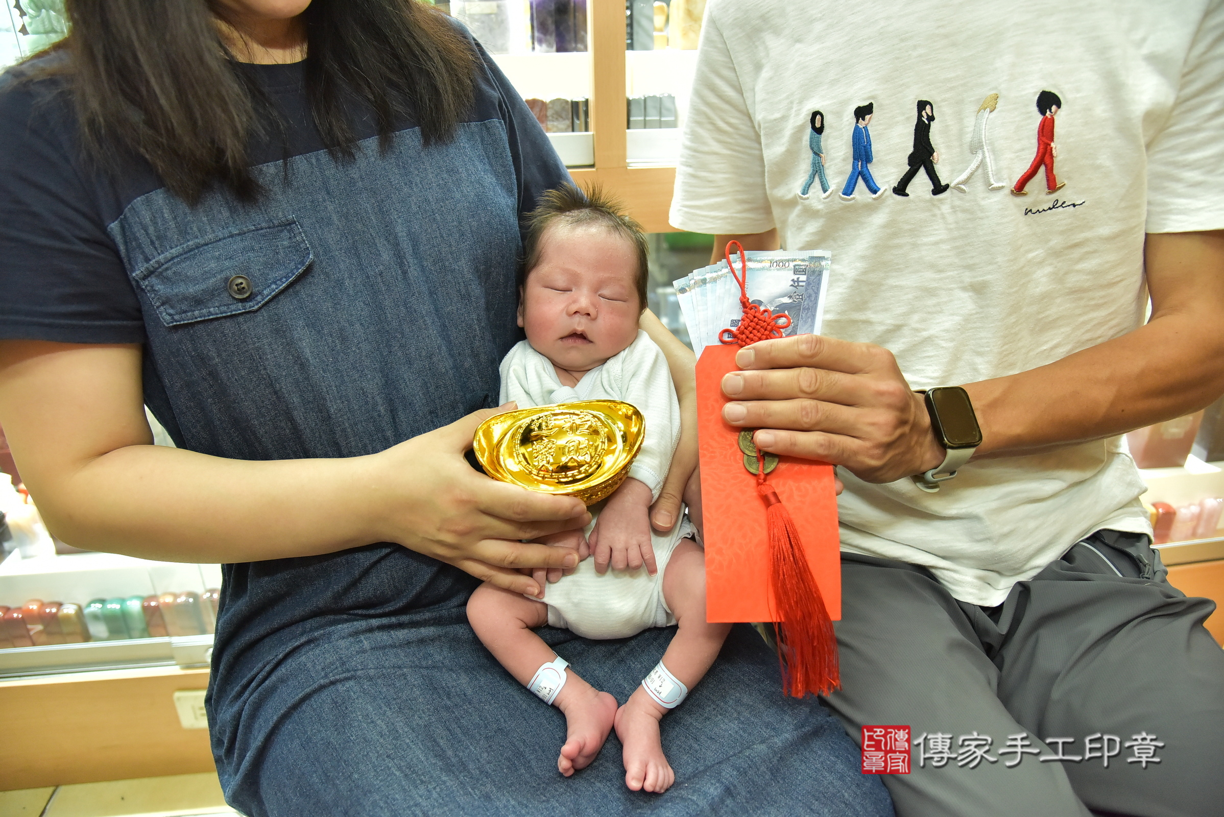宸宸寶寶(新北市永和區嬰兒寶寶滿月剃頭理髮、嬰兒剃胎毛儀式吉祥話)。中國風會場，爸媽寶貝穿「日中韓」古裝禮服。專業拍照、證書。★購買「臍帶章、肚臍章、胎毛筆刷印章」贈送：剃頭、收涎、抓周，三選一。2025.6.24，照片10