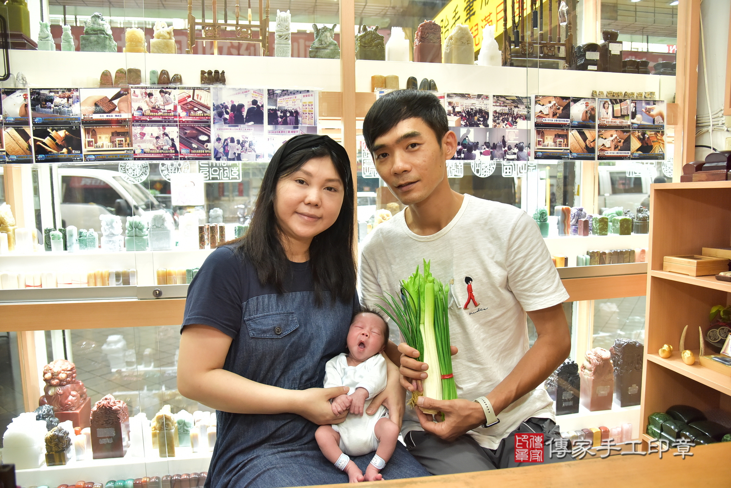 宸宸寶寶(新北市永和區嬰兒寶寶滿月剃頭理髮、嬰兒剃胎毛儀式吉祥話)。中國風會場，爸媽寶貝穿「日中韓」古裝禮服。專業拍照、證書。★購買「臍帶章、肚臍章、胎毛筆刷印章」贈送：剃頭、收涎、抓周，三選一。2025.6.24，照片8