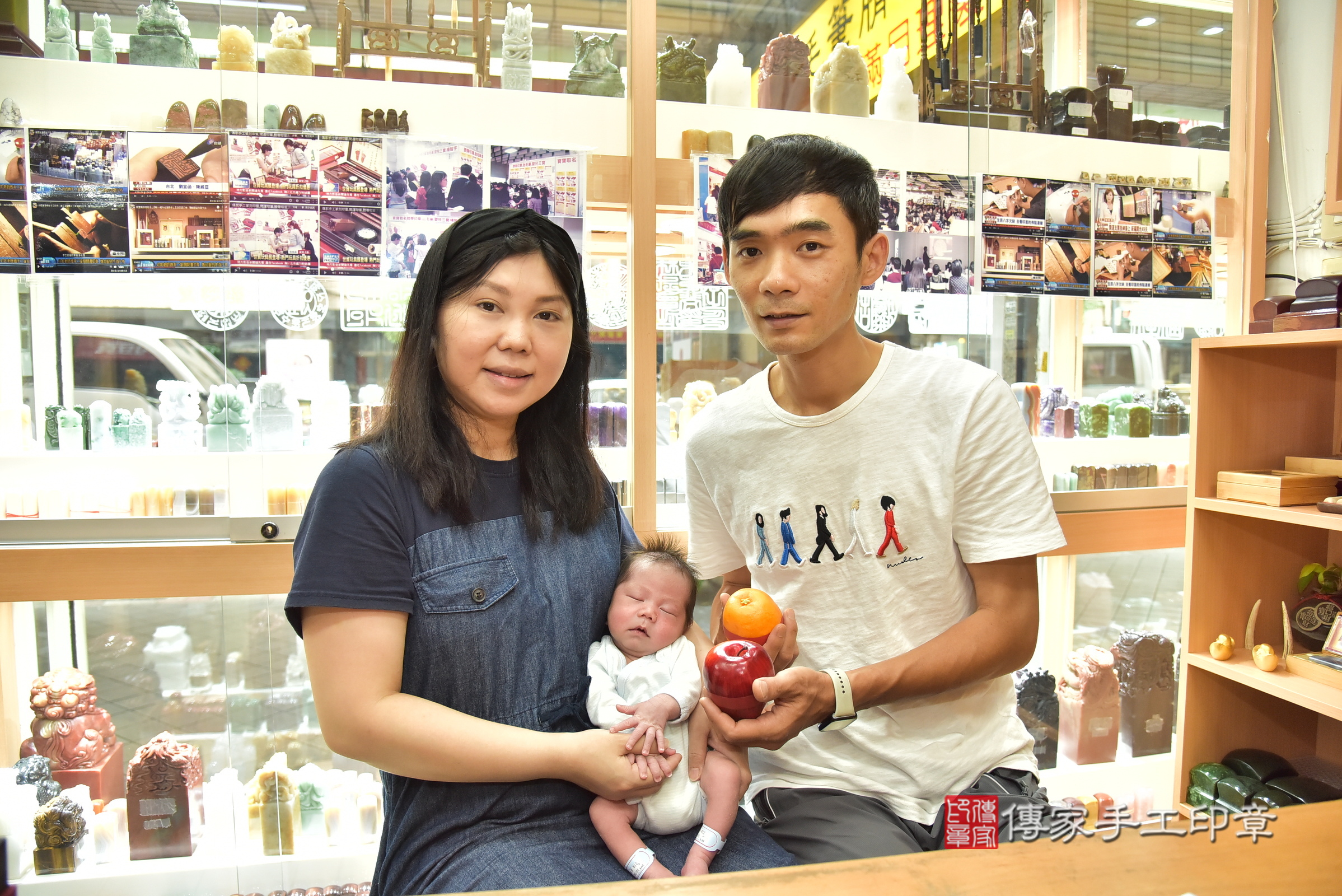 宸宸寶寶(新北市永和區嬰兒寶寶滿月剃頭理髮、嬰兒剃胎毛儀式吉祥話)。中國風會場，爸媽寶貝穿「日中韓」古裝禮服。專業拍照、證書。★購買「臍帶章、肚臍章、胎毛筆刷印章」贈送：剃頭、收涎、抓周，三選一。2025.6.24，照片6