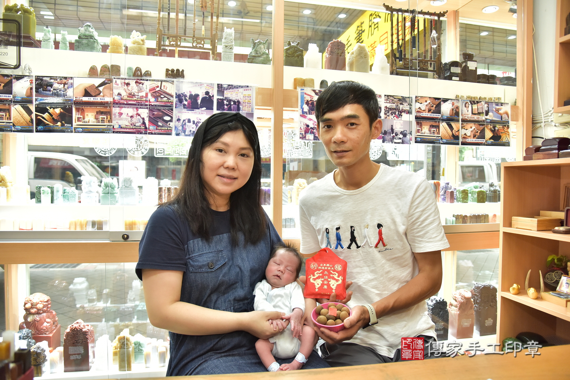 宸宸寶寶(新北市永和區嬰兒寶寶滿月剃頭理髮、嬰兒剃胎毛儀式吉祥話)。中國風會場，爸媽寶貝穿「日中韓」古裝禮服。專業拍照、證書。★購買「臍帶章、肚臍章、胎毛筆刷印章」贈送：剃頭、收涎、抓周，三選一。2025.6.24，照片5