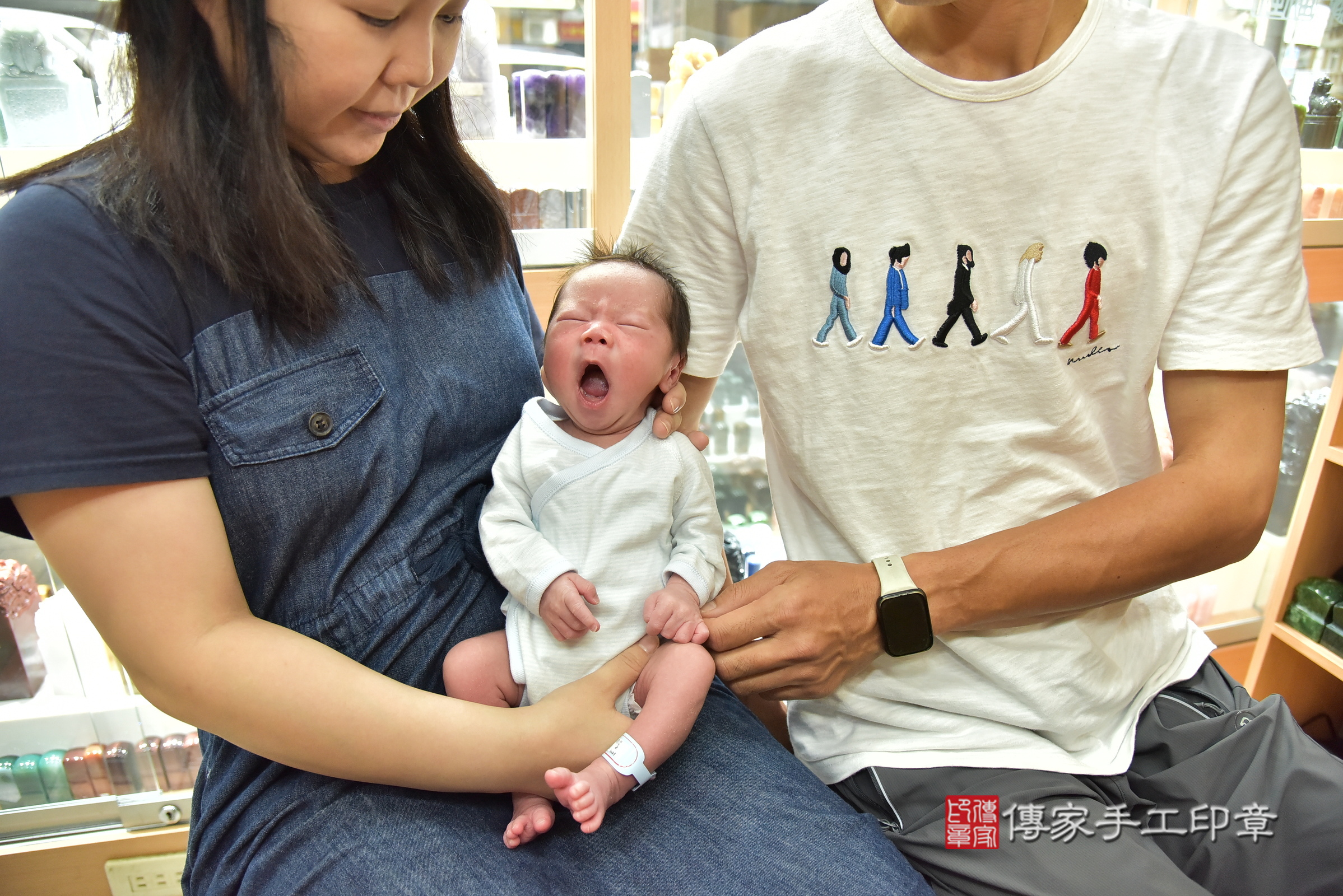 宸宸寶寶(新北市永和區嬰兒寶寶滿月剃頭理髮、嬰兒剃胎毛儀式吉祥話)。中國風會場，爸媽寶貝穿「日中韓」古裝禮服。專業拍照、證書。★購買「臍帶章、肚臍章、胎毛筆刷印章」贈送：剃頭、收涎、抓周，三選一。2025.6.24，照片2
