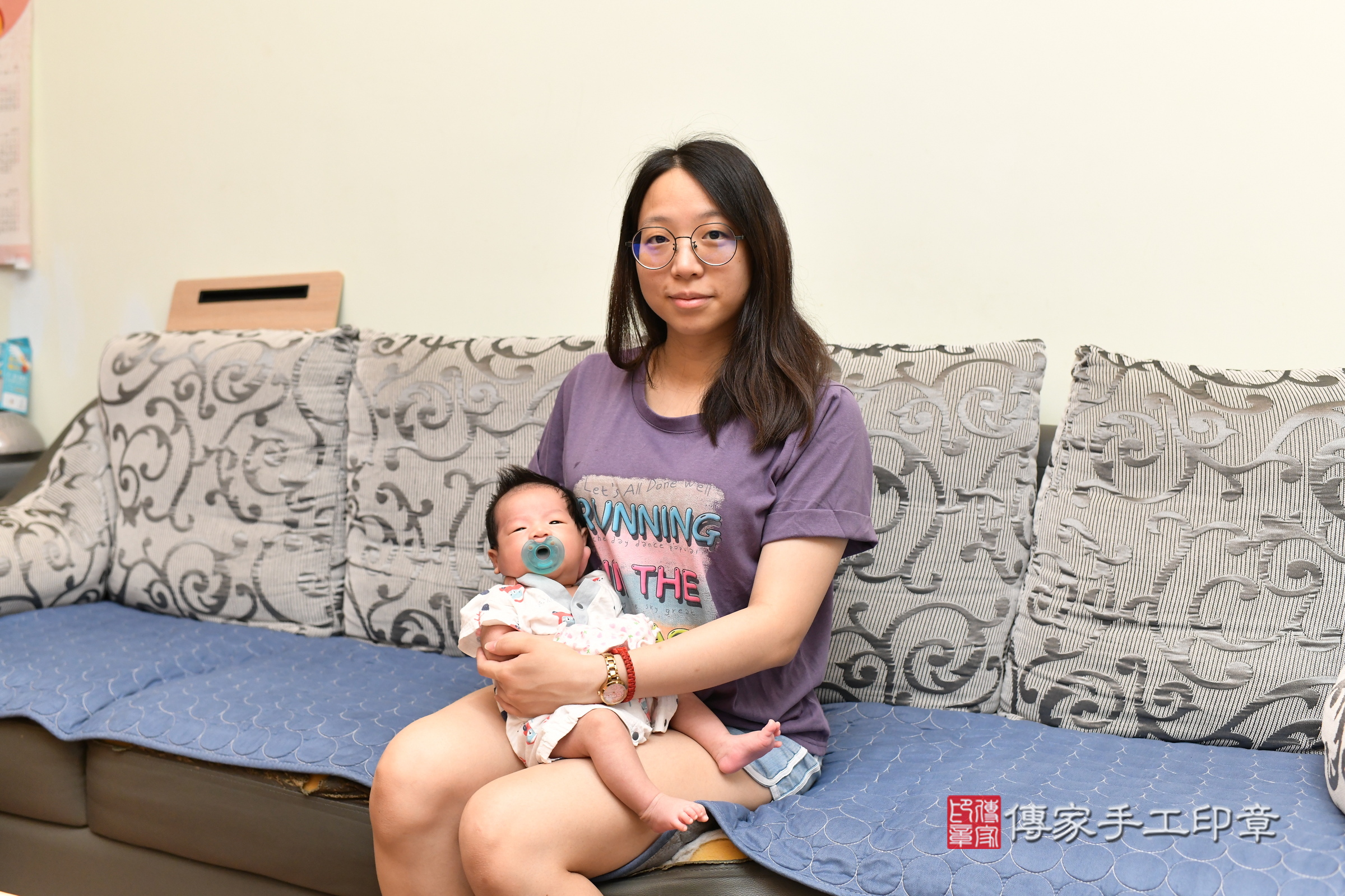 睿睿寶寶(新北市樹林區到府嬰兒睿睿寶寶滿月剃頭理髮、到府嬰兒剃胎毛儀式吉祥話)。到府剃頭剃胎毛主持、專業拍照、證書。★購買「臍帶章、肚臍章、胎毛筆刷印章」贈送：剃頭、收涎、抓周，三選一。2025.6.17，照片4