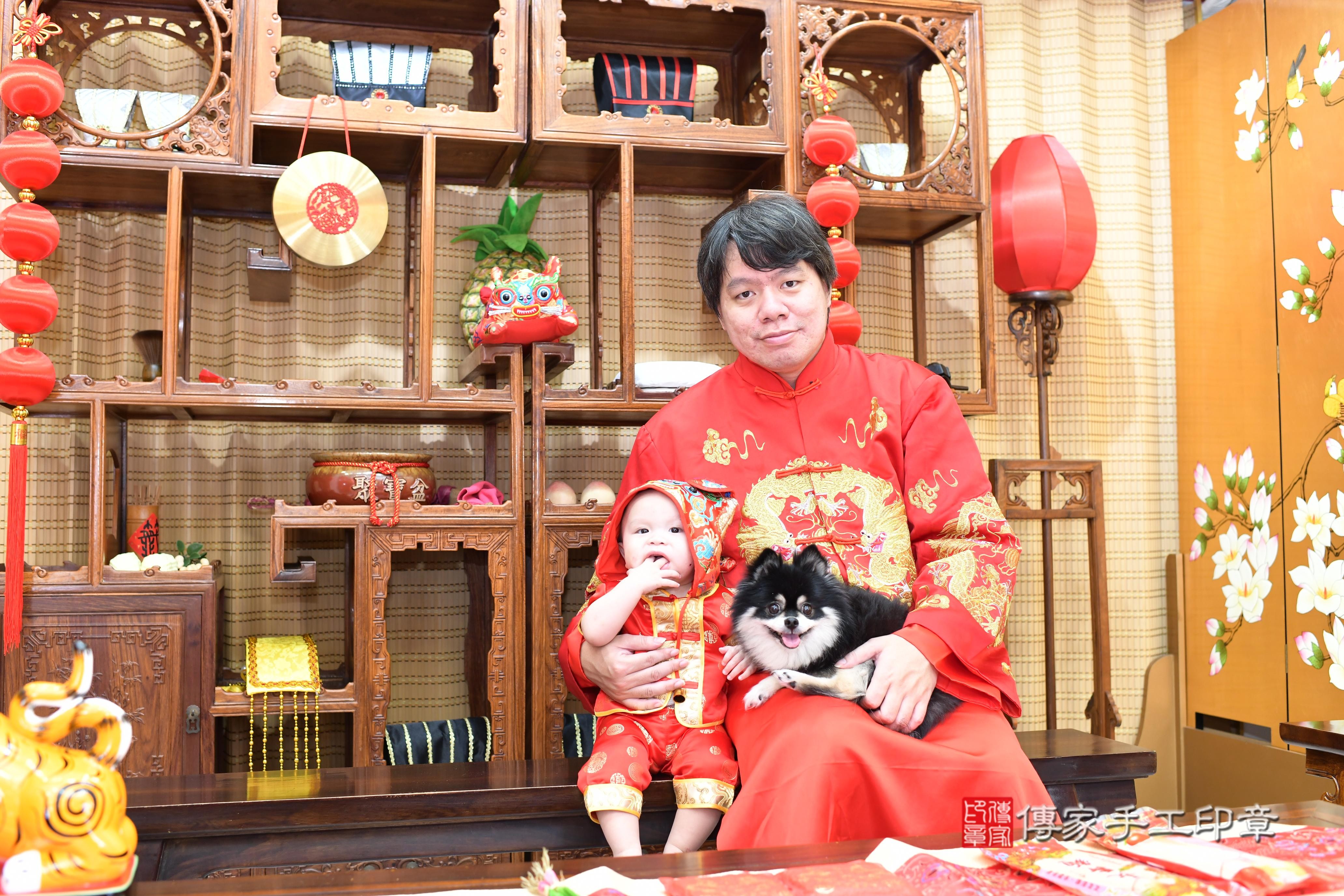 傳家手工印章台南店、抓周、度脺、中國風會場、傳家嬰兒古禮、吉祥話、抓周道具物品24種、拍照。抓周證書。寶寶抓周、滿周歲、生日快樂、祝福