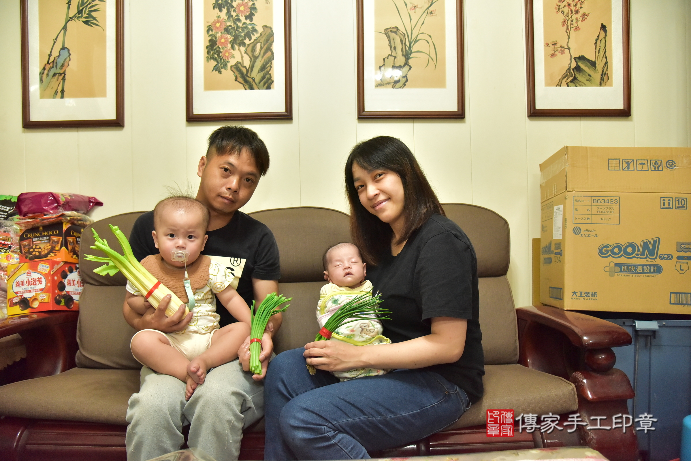 安安寶寶(桃園市龜山區到府嬰兒安安寶寶滿月剃頭理髮、到府嬰兒剃胎毛儀式吉祥話)。到府剃頭剃胎毛主持、專業拍照、證書。★購買「臍帶章、肚臍章、胎毛筆刷印章」贈送：剃頭、收涎、抓周，三選一。2025.7.6，照片7