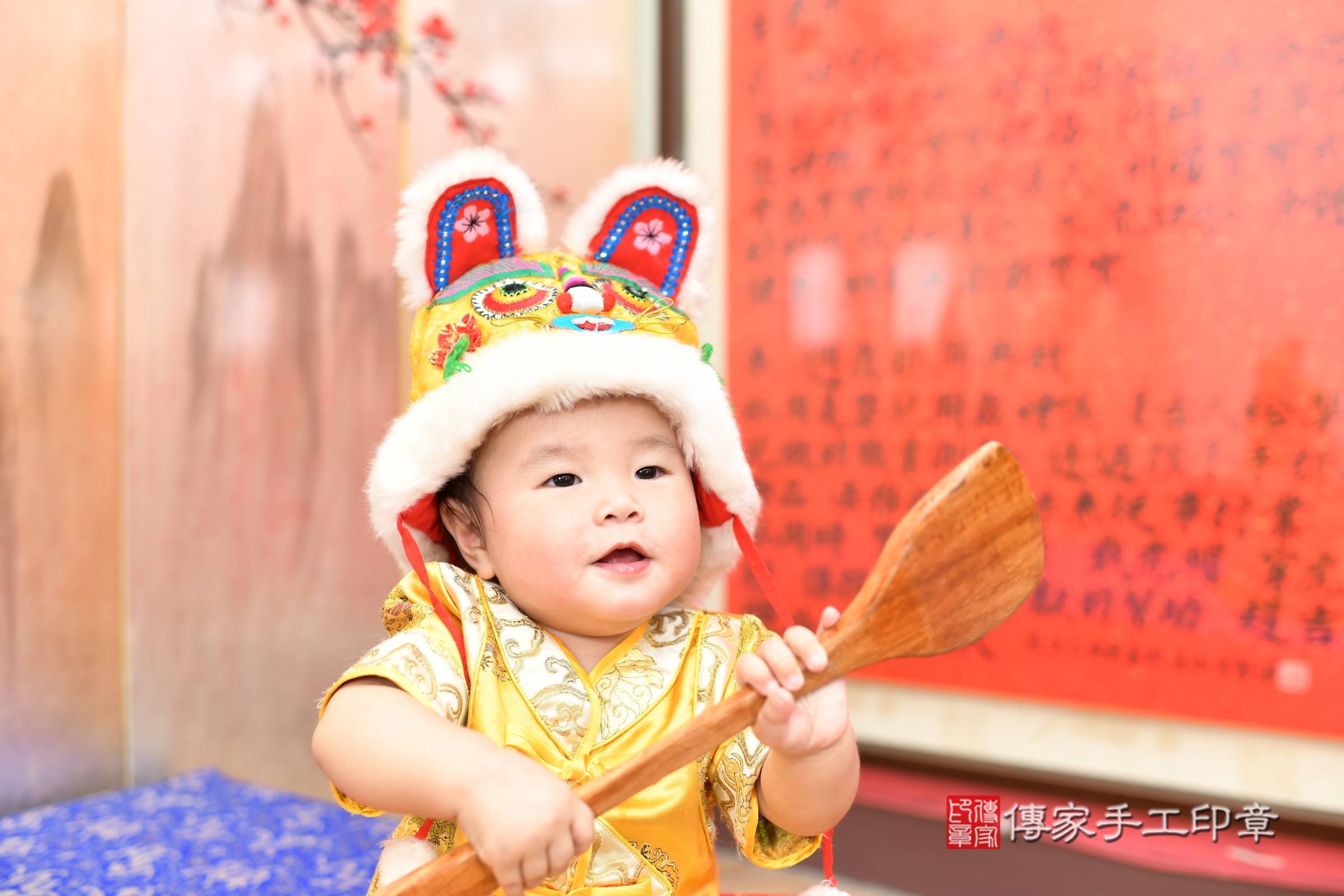 新北市永和區小煜寶寶抓周推薦：傳家新北店抓周度脺中國風會場，嬰兒古禮抓周流程儀式吉祥話、抓周道具物品24種、拍照。抓周證書。2025.7.23，照片5