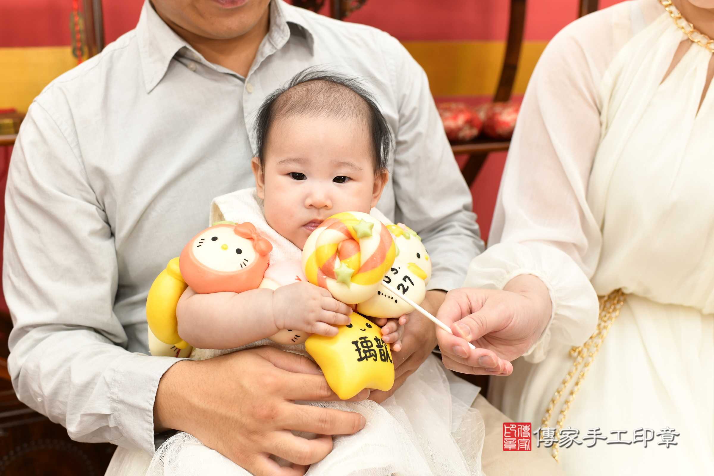新北市永和區歆歆寶寶收涎推薦：傳家新北店收涎中國風會場，嬰兒古禮收涎收口水流程儀式、收涎吉祥話、收涎餅乾、收涎拍照。收涎證書。2025.7.28，照片6