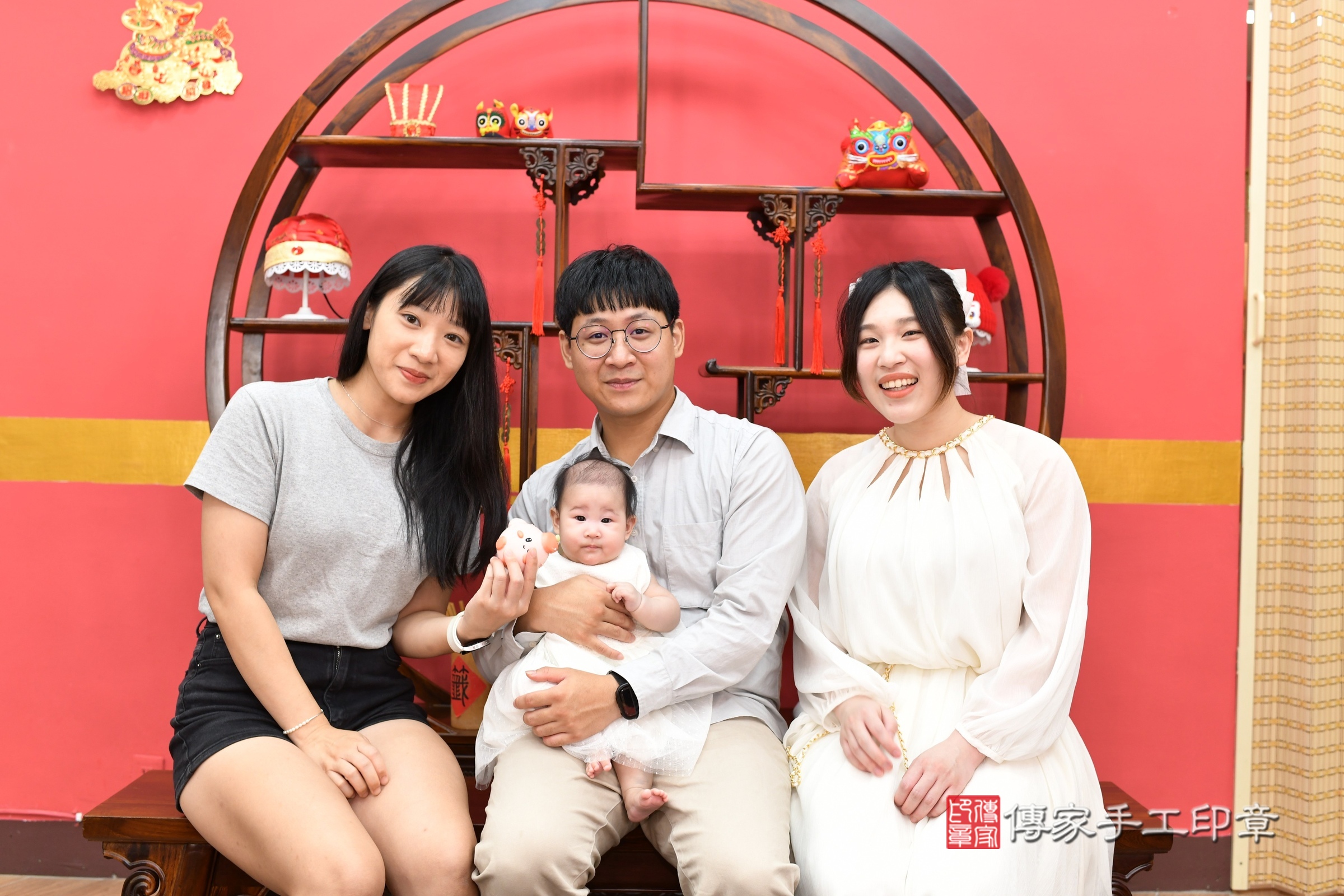 新北市永和區歆歆寶寶收涎推薦：傳家新北店收涎中國風會場，嬰兒古禮收涎收口水流程儀式、收涎吉祥話、收涎餅乾、收涎拍照。收涎證書。2025.7.28，照片10
