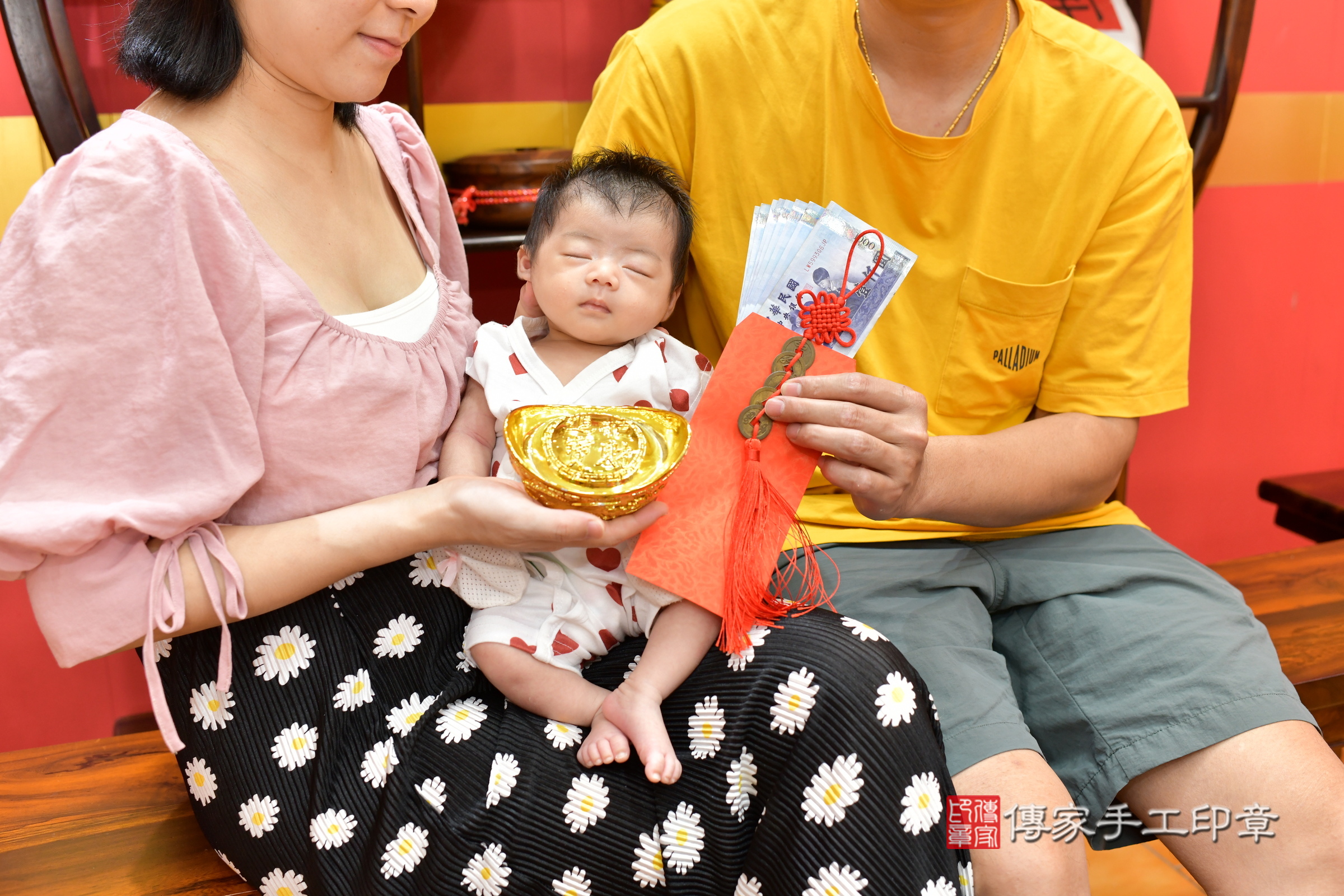 玥玥寶寶(桃園市八德區嬰兒寶寶滿月剃頭理髮、嬰兒剃胎毛儀式吉祥話)。中國風會場，爸媽寶貝穿「日中韓」古裝禮服。專業拍照、證書。★購買「臍帶章、肚臍章、胎毛筆刷印章」贈送：剃頭、收涎、抓周，三選一。2025.7.29，照片10