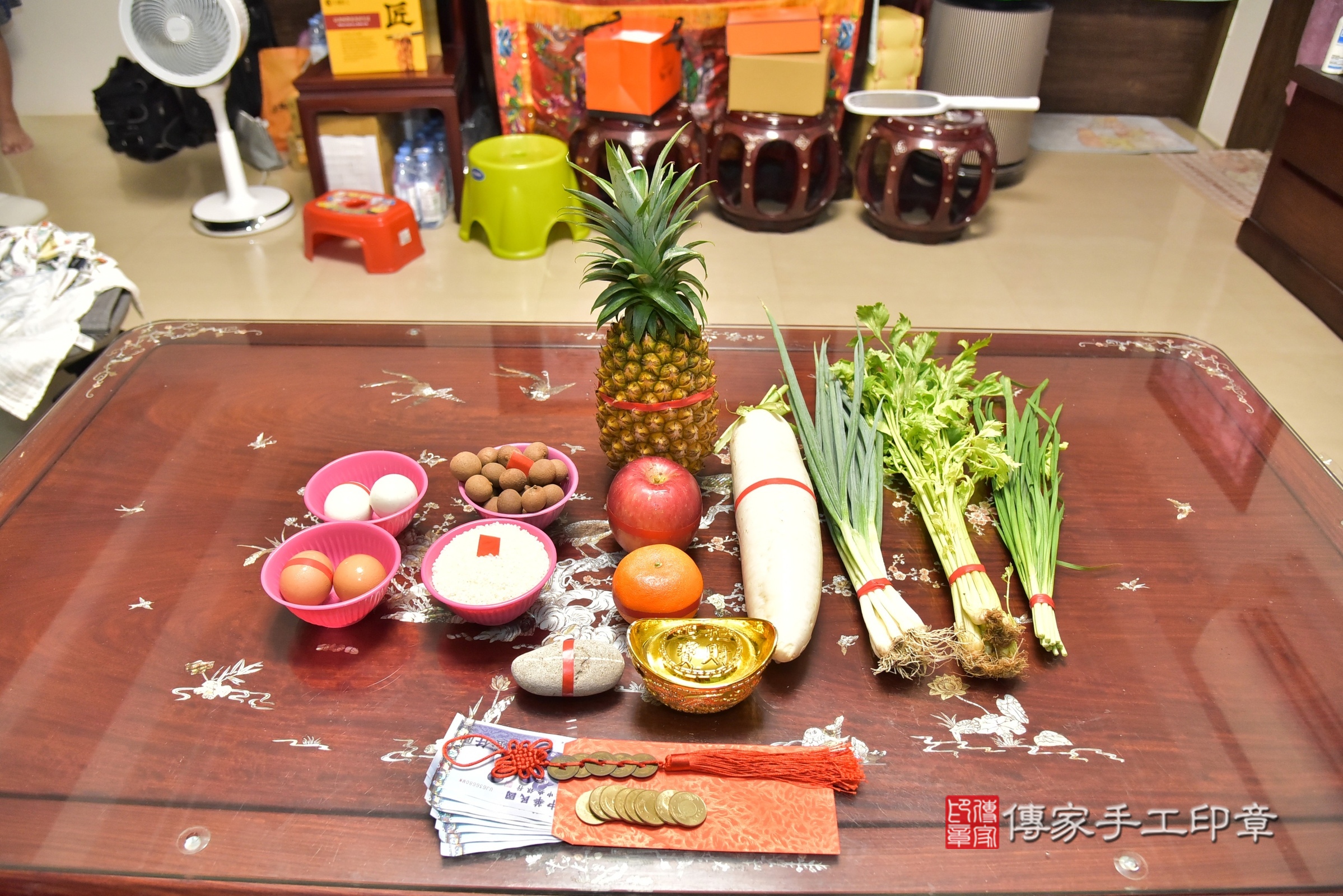 宸宸寶寶(新北市永和區到府嬰兒宸宸寶寶滿月剃頭理髮、到府嬰兒剃胎毛儀式吉祥話)。到府剃頭剃胎毛主持、專業拍照、證書。★購買「臍帶章、肚臍章、胎毛筆刷印章」贈送：剃頭、收涎、抓周，三選一。2025.7.30，照片3