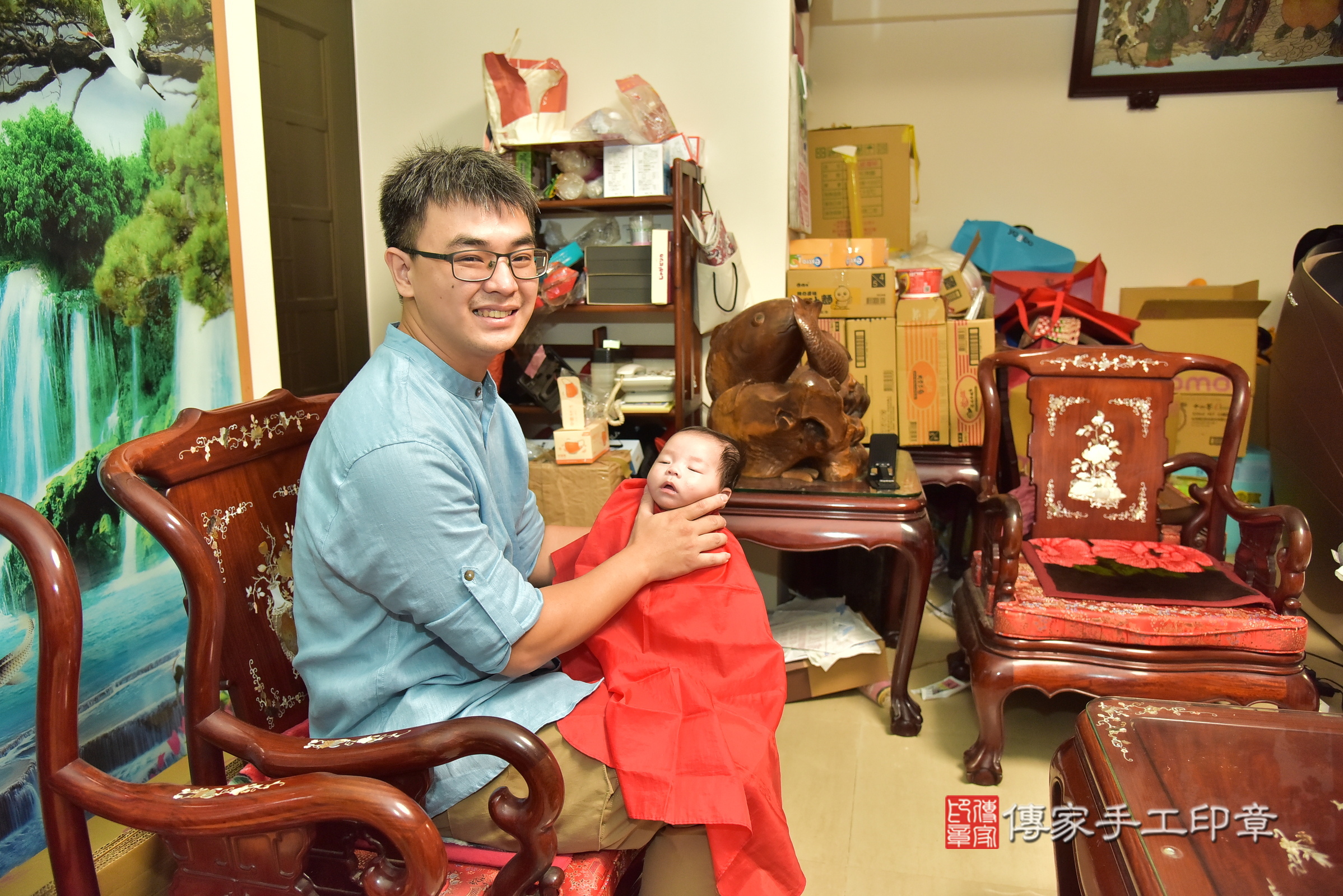 宸宸寶寶(新北市永和區到府嬰兒宸宸寶寶滿月剃頭理髮、到府嬰兒剃胎毛儀式吉祥話)。到府剃頭剃胎毛主持、專業拍照、證書。★購買「臍帶章、肚臍章、胎毛筆刷印章」贈送：剃頭、收涎、抓周，三選一。2025.7.30，照片12