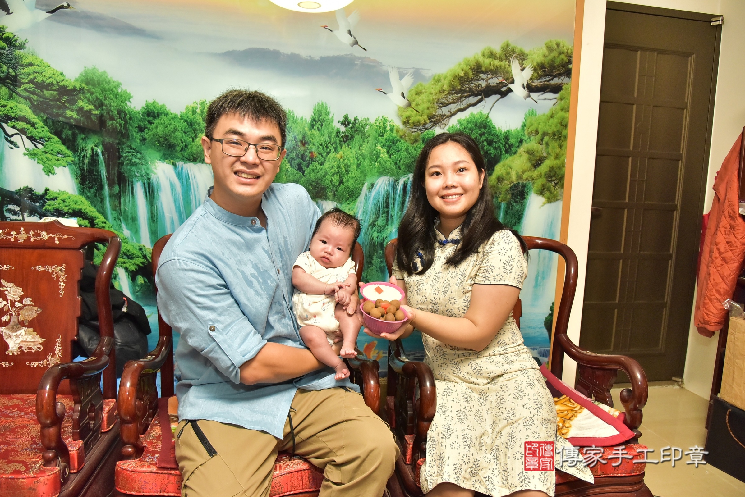 宸宸寶寶(新北市永和區到府嬰兒宸宸寶寶滿月剃頭理髮、到府嬰兒剃胎毛儀式吉祥話)。到府剃頭剃胎毛主持、專業拍照、證書。★購買「臍帶章、肚臍章、胎毛筆刷印章」贈送：剃頭、收涎、抓周，三選一。2025.7.30，照片5