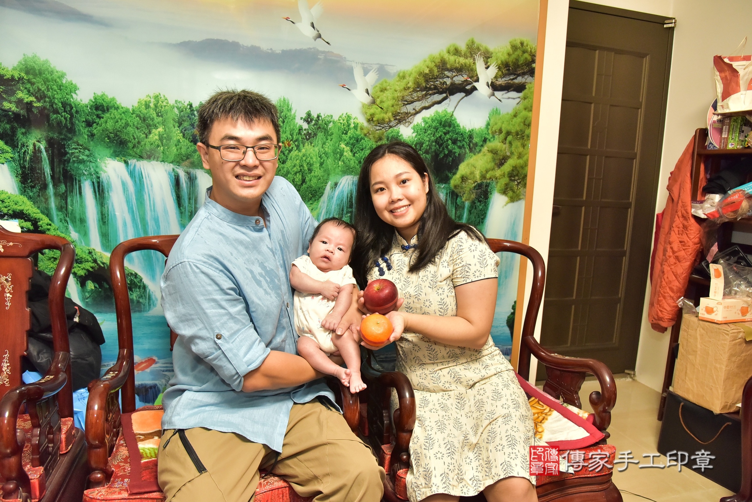 宸宸寶寶(新北市永和區到府嬰兒宸宸寶寶滿月剃頭理髮、到府嬰兒剃胎毛儀式吉祥話)。到府剃頭剃胎毛主持、專業拍照、證書。★購買「臍帶章、肚臍章、胎毛筆刷印章」贈送：剃頭、收涎、抓周，三選一。2025.7.30，照片6