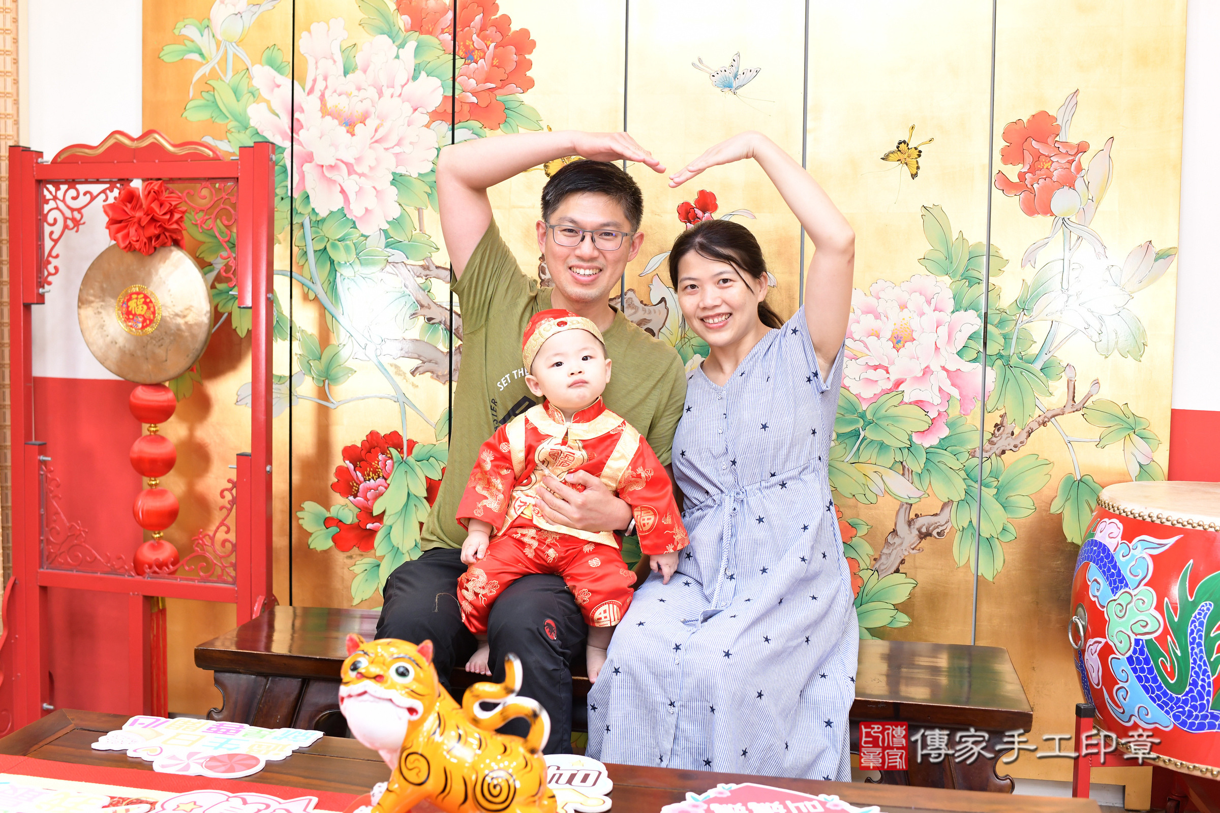 台北市大同區小勳寶寶抓周推薦：傳家台北店抓周度脺中國風會場，嬰兒古禮抓周流程儀式吉祥話、抓周道具物品24種、拍照。抓周證書。2025.7.18，照片3