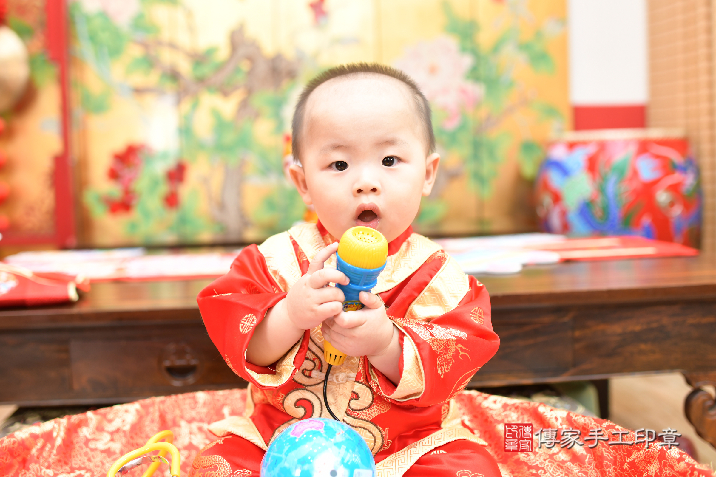 台北市大同區小勳寶寶抓周推薦：傳家台北店抓周度脺中國風會場，嬰兒古禮抓周流程儀式吉祥話、抓周道具物品24種、拍照。抓周證書。2025.7.18，照片8