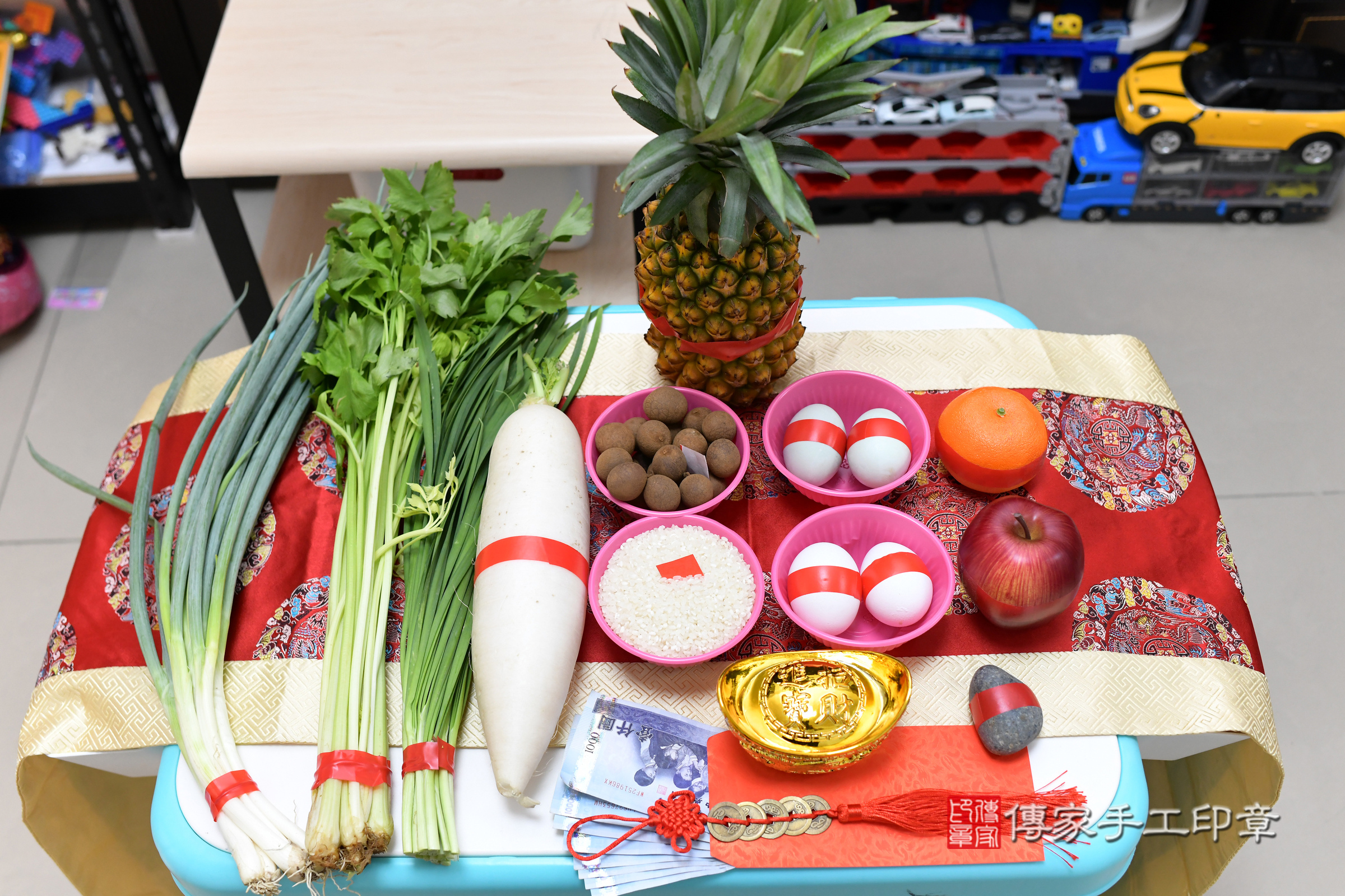 蕗蕗寶寶(新北市八里區到府嬰兒蕗蕗寶寶滿月剃頭理髮、到府嬰兒剃胎毛儀式吉祥話)。到府剃頭剃胎毛主持、專業拍照、證書。★購買「臍帶章、肚臍章、胎毛筆刷印章」贈送：剃頭、收涎、抓周，三選一。2025.7.8，照片6