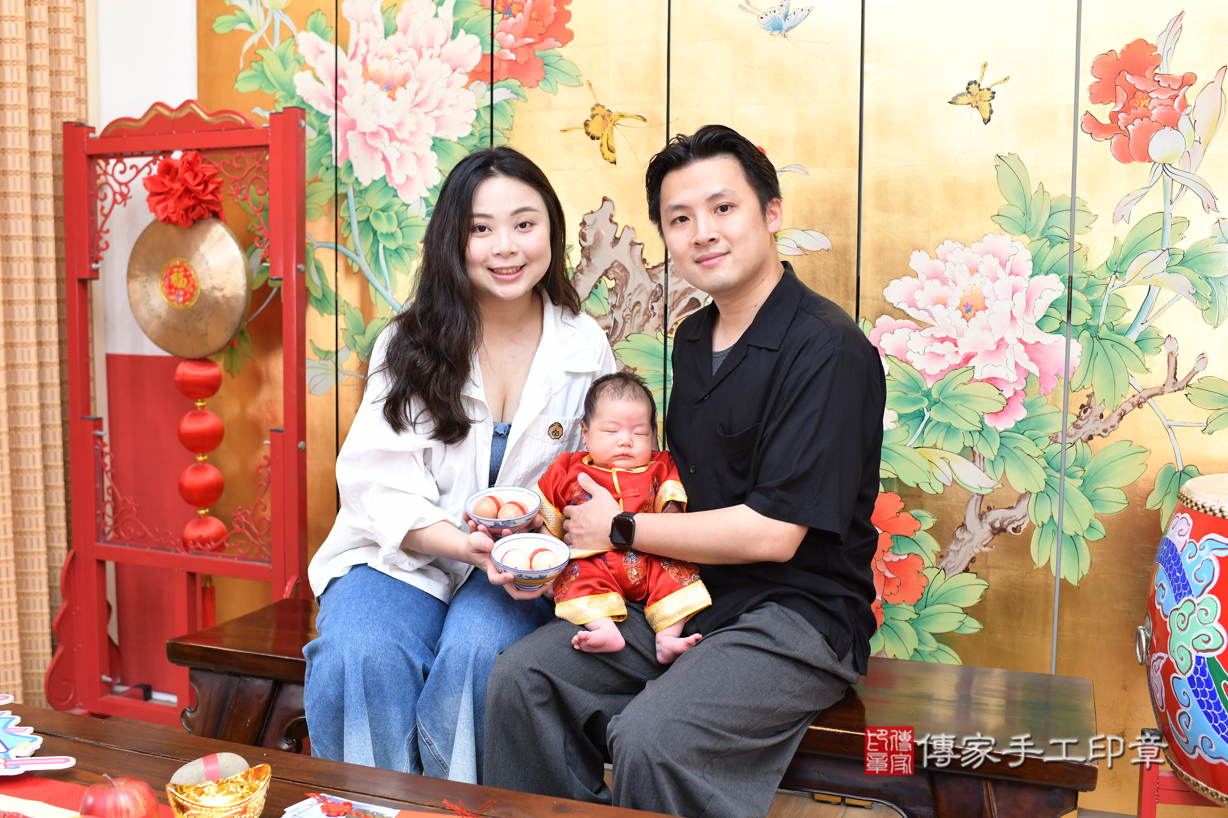 宸宸寶寶(台北市大同區嬰兒寶寶滿月剃頭理髮、嬰兒剃胎毛儀式吉祥話)。中國風會場，爸媽寶貝穿「日中韓」古裝禮服。專業拍照、證書。★購買「臍帶章、肚臍章、胎毛筆刷印章」贈送：剃頭、收涎、抓周，三選一。2025.7.19，照片10