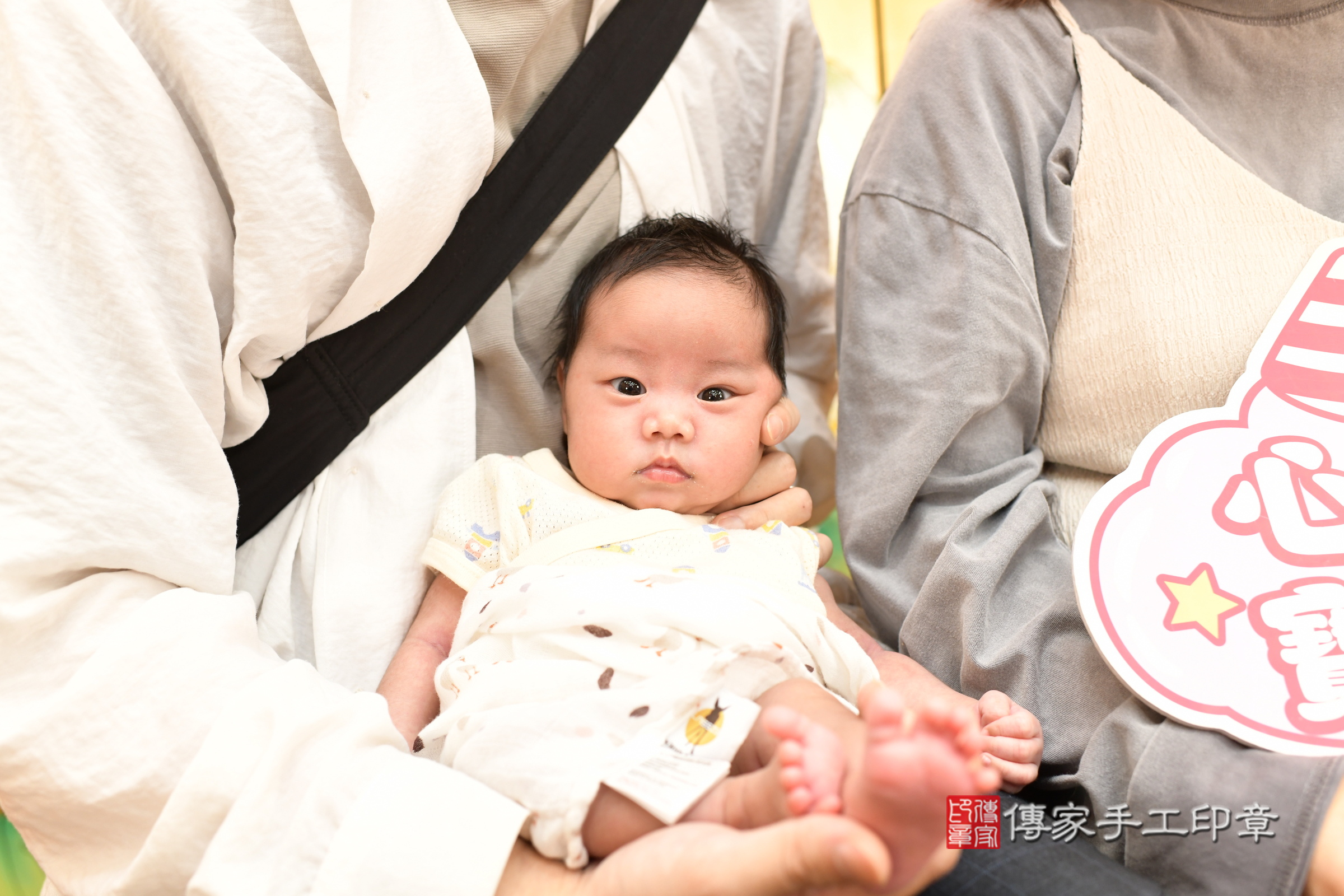安安寶寶(台北市大同區嬰兒寶寶滿月剃頭理髮、嬰兒剃胎毛儀式吉祥話)。中國風會場，爸媽寶貝穿「日中韓」古裝禮服。專業拍照、證書。★購買「臍帶章、肚臍章、胎毛筆刷印章」贈送：剃頭、收涎、抓周，三選一。2025.7.23，照片5