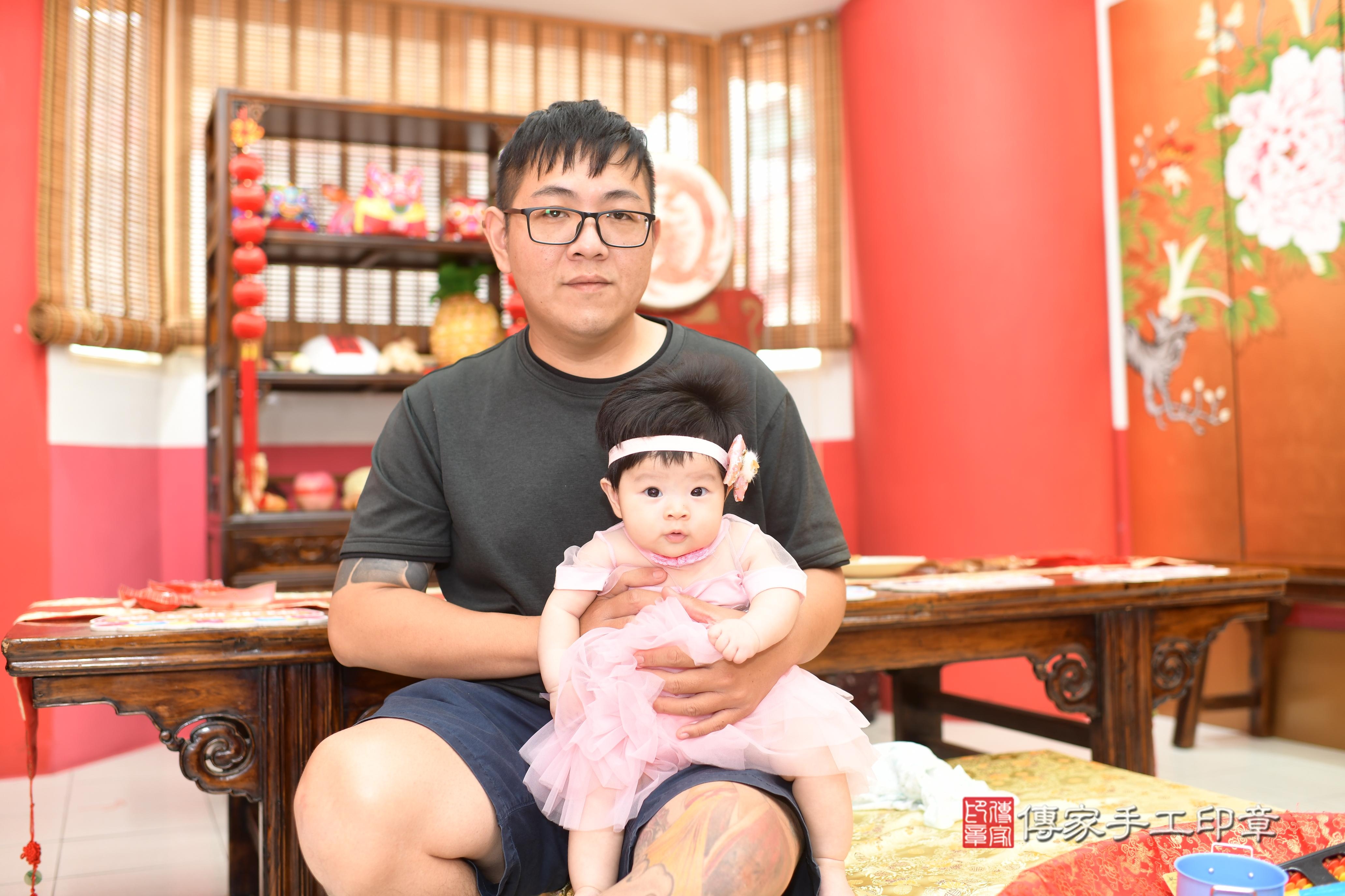 傳家手工印章高雄店、抓周、度脺、中國風會場、傳家嬰兒古禮、吉祥話、抓周道具物品24種、拍照。抓周證書。寶寶抓周、滿周歲、生日快樂、祝福