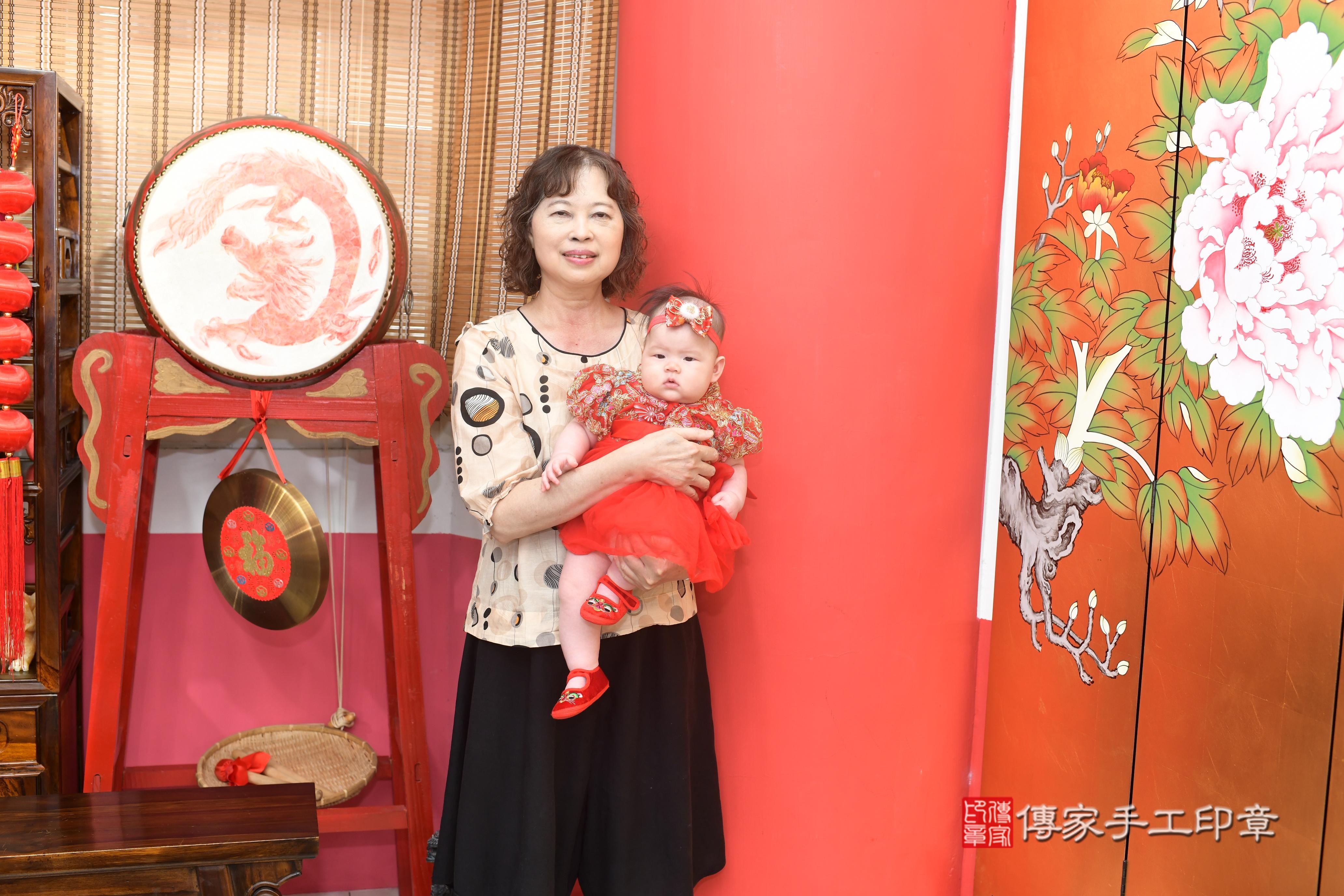 傳家手工印章高雄店、抓周、度脺、中國風會場、傳家嬰兒古禮、吉祥話、抓周道具物品24種、拍照。抓周證書。寶寶抓周、滿周歲、生日快樂、祝福