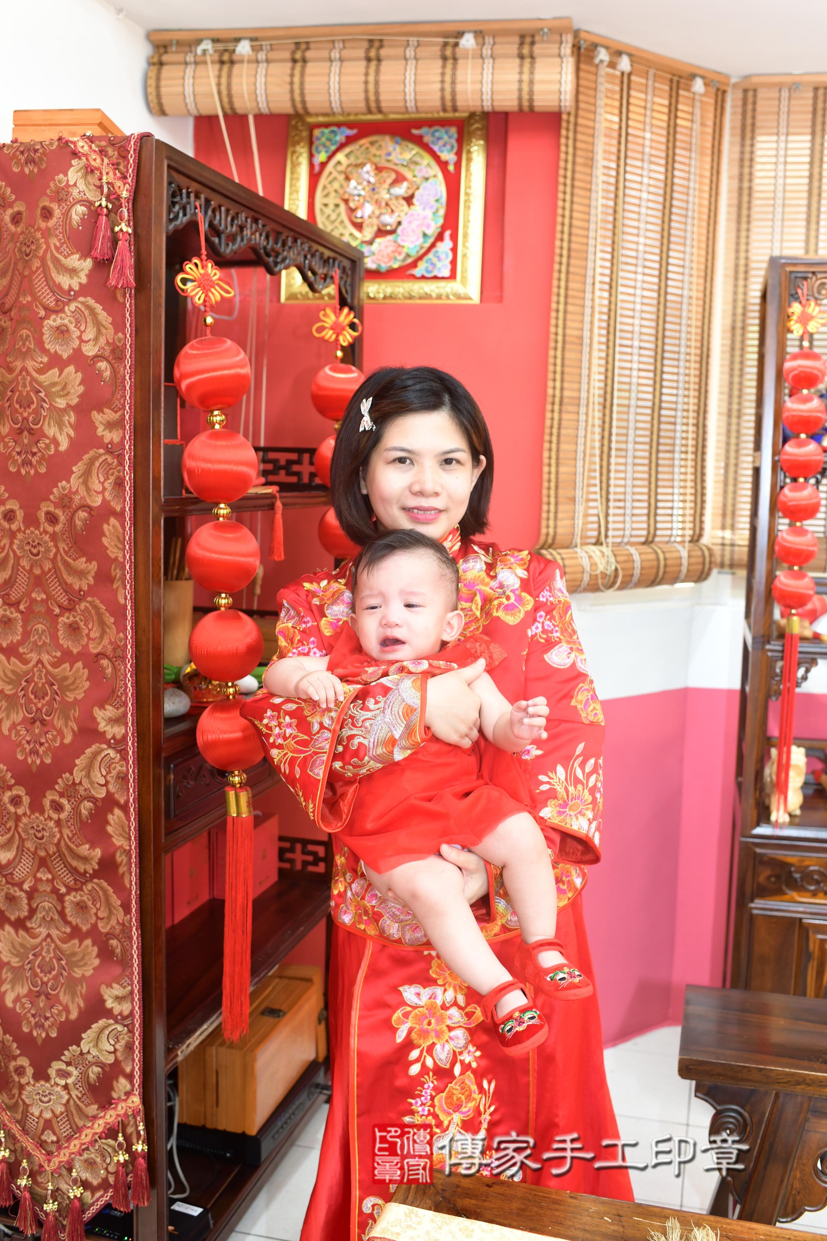 傳家手工印章高雄店、抓周、度脺、中國風會場、傳家嬰兒古禮、吉祥話、抓周道具物品24種、拍照。抓周證書。寶寶抓周、滿周歲、生日快樂、祝福