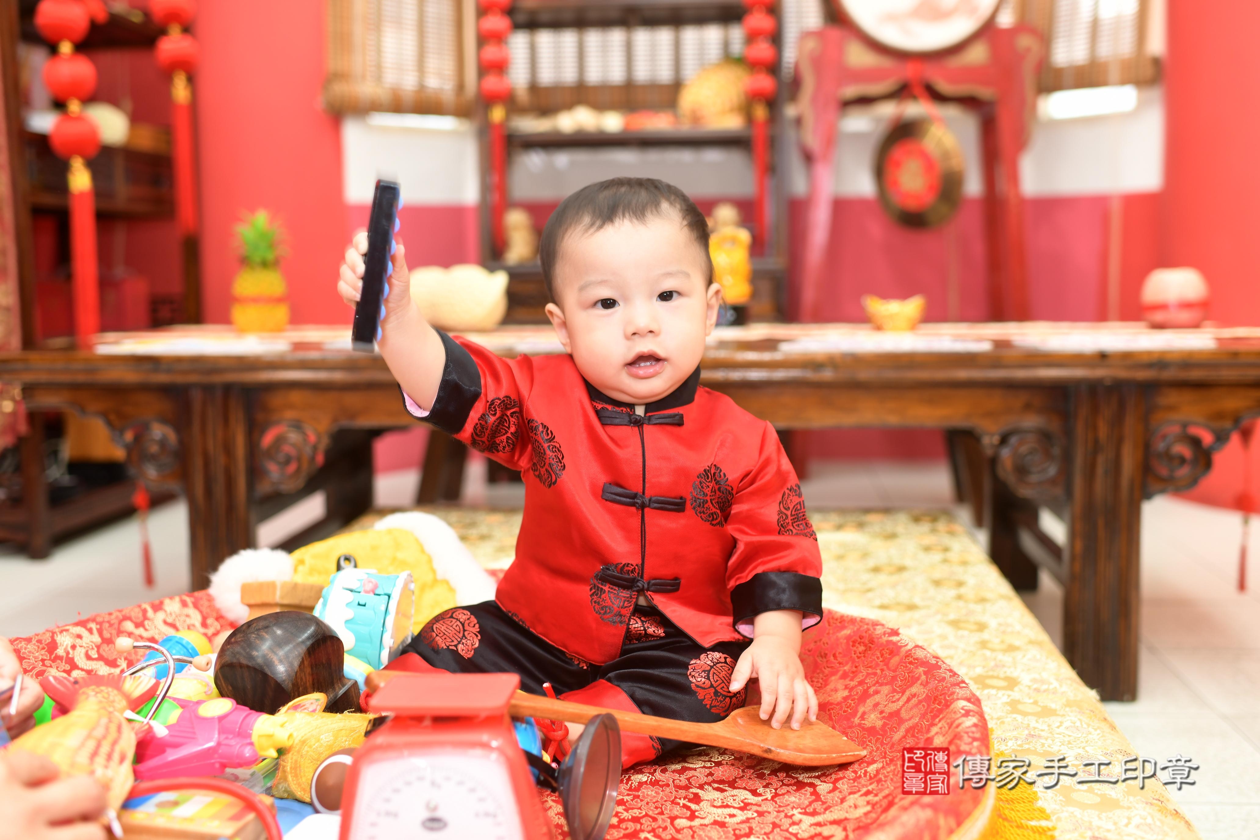 寶寶一歲生日意義非凡,人生當中第一個生日。高雄市鳳山區樂樂寶貝抓周 .....照:12