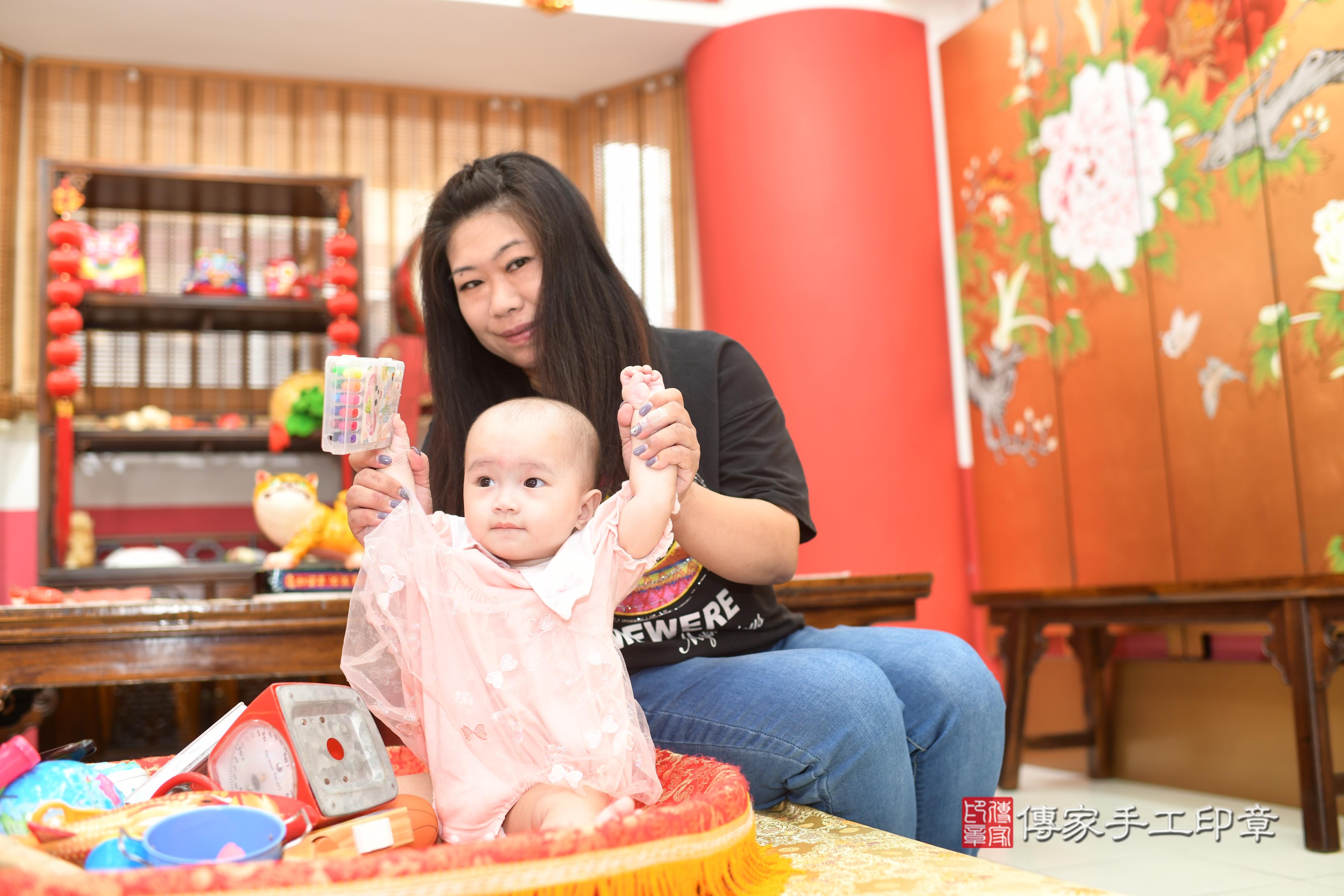 傳家手工印章高雄店、抓周、度脺、中國風會場、傳家嬰兒古禮、吉祥話、抓周道具物品24種、拍照。抓周證書。寶寶抓周、滿周歲、生日快樂、祝福