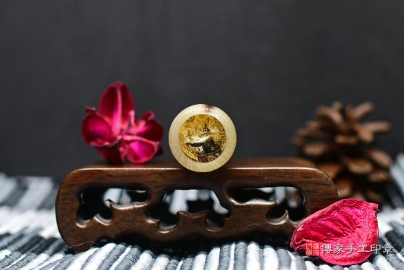 步步高升絲透質感的赤牛角開運印章、赤牛角臍帶印章 傳家手工印章 新竹店 2025.8.20