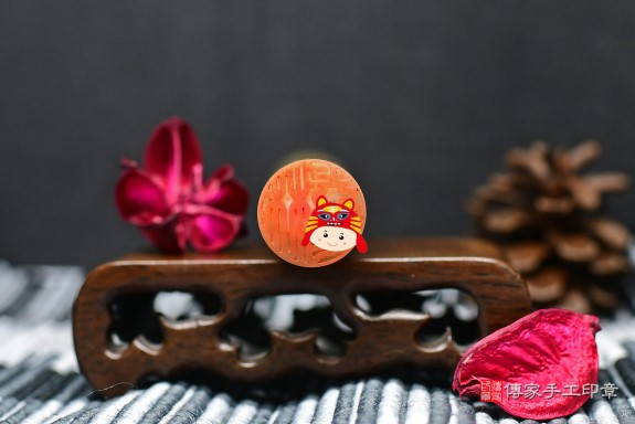 步步高升絲透質感的赤牛角開運印章、赤牛角臍帶印章 傳家手工印章 新竹店 2025.8.20
