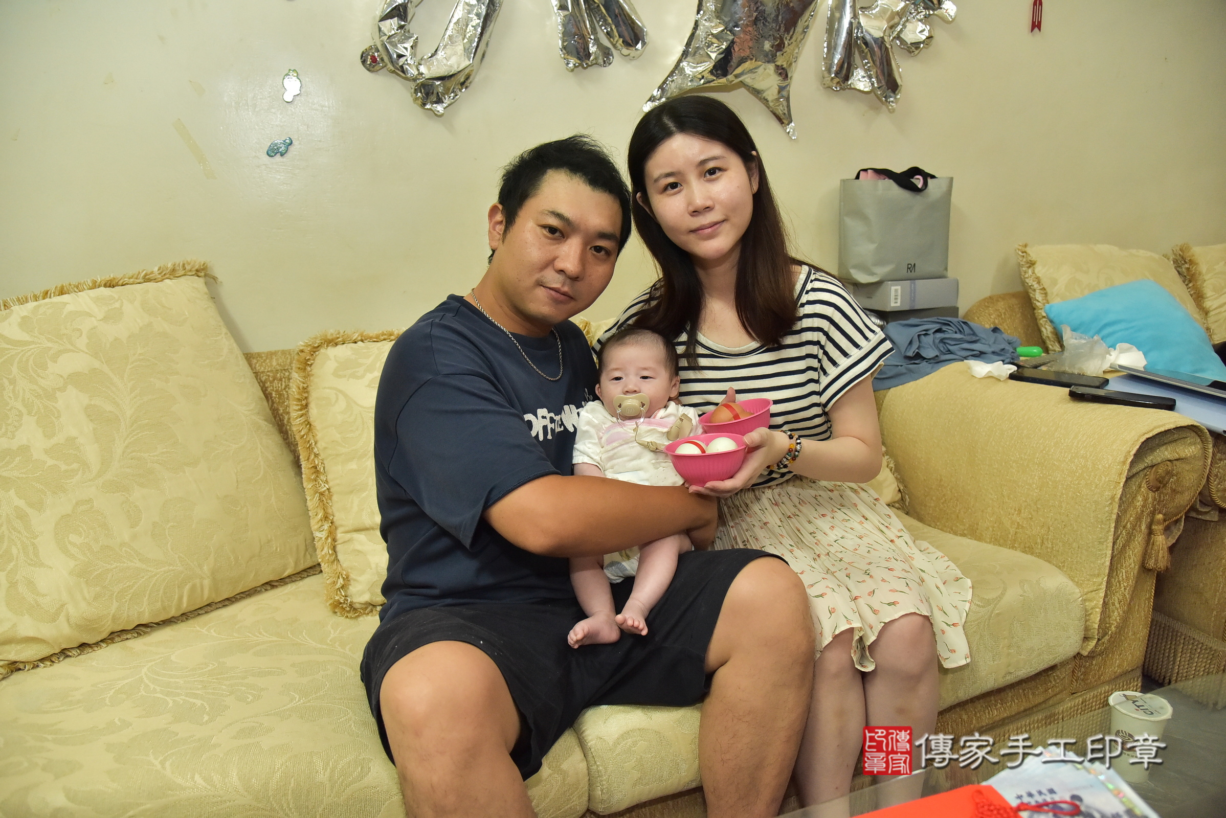 小勝寶寶(新北市樹林區到府嬰兒小勝寶寶滿月剃頭理髮、到府嬰兒剃胎毛儀式吉祥話)。到府剃頭剃胎毛主持、專業拍照、證書。★購買「臍帶章、肚臍章、胎毛筆刷印章」贈送：剃頭、收涎、抓周，三選一。2025.8.6，照片4