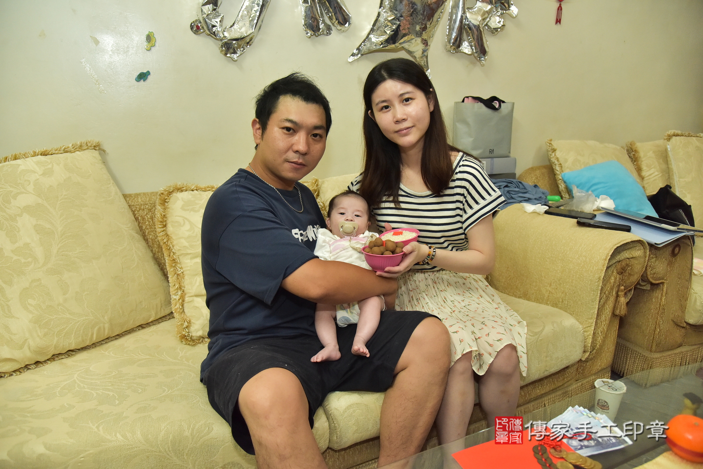 小勝寶寶(新北市樹林區到府嬰兒小勝寶寶滿月剃頭理髮、到府嬰兒剃胎毛儀式吉祥話)。到府剃頭剃胎毛主持、專業拍照、證書。★購買「臍帶章、肚臍章、胎毛筆刷印章」贈送：剃頭、收涎、抓周，三選一。2025.8.6，照片6