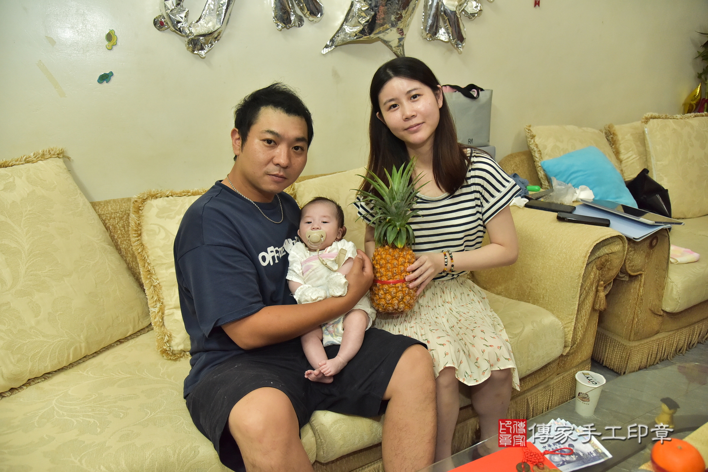 小勝寶寶(新北市樹林區到府嬰兒小勝寶寶滿月剃頭理髮、到府嬰兒剃胎毛儀式吉祥話)。到府剃頭剃胎毛主持、專業拍照、證書。★購買「臍帶章、肚臍章、胎毛筆刷印章」贈送：剃頭、收涎、抓周，三選一。2025.8.6，照片14