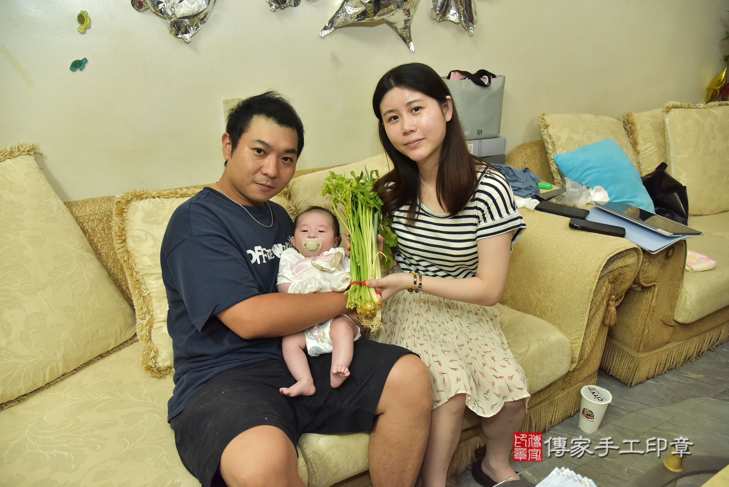 小勝寶寶(新北市樹林區到府嬰兒小勝寶寶滿月剃頭理髮、到府嬰兒剃胎毛儀式吉祥話)。到府剃頭剃胎毛主持、專業拍照、證書。★購買「臍帶章、肚臍章、胎毛筆刷印章」贈送：剃頭、收涎、抓周，三選一。2025.8.6，照片12