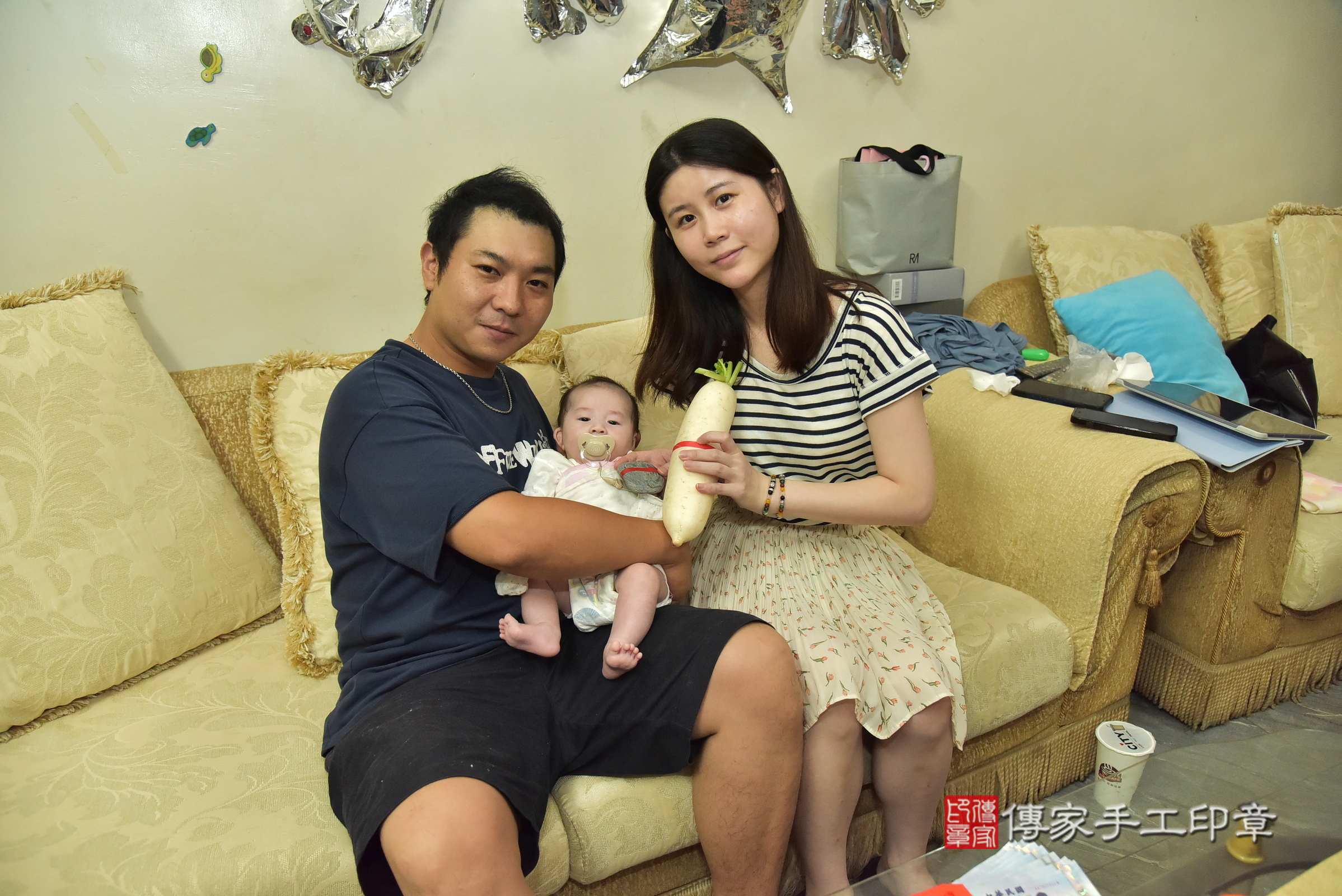 小勝寶寶(新北市樹林區到府嬰兒小勝寶寶滿月剃頭理髮、到府嬰兒剃胎毛儀式吉祥話)。到府剃頭剃胎毛主持、專業拍照、證書。★購買「臍帶章、肚臍章、胎毛筆刷印章」贈送：剃頭、收涎、抓周，三選一。2025.8.6，照片10
