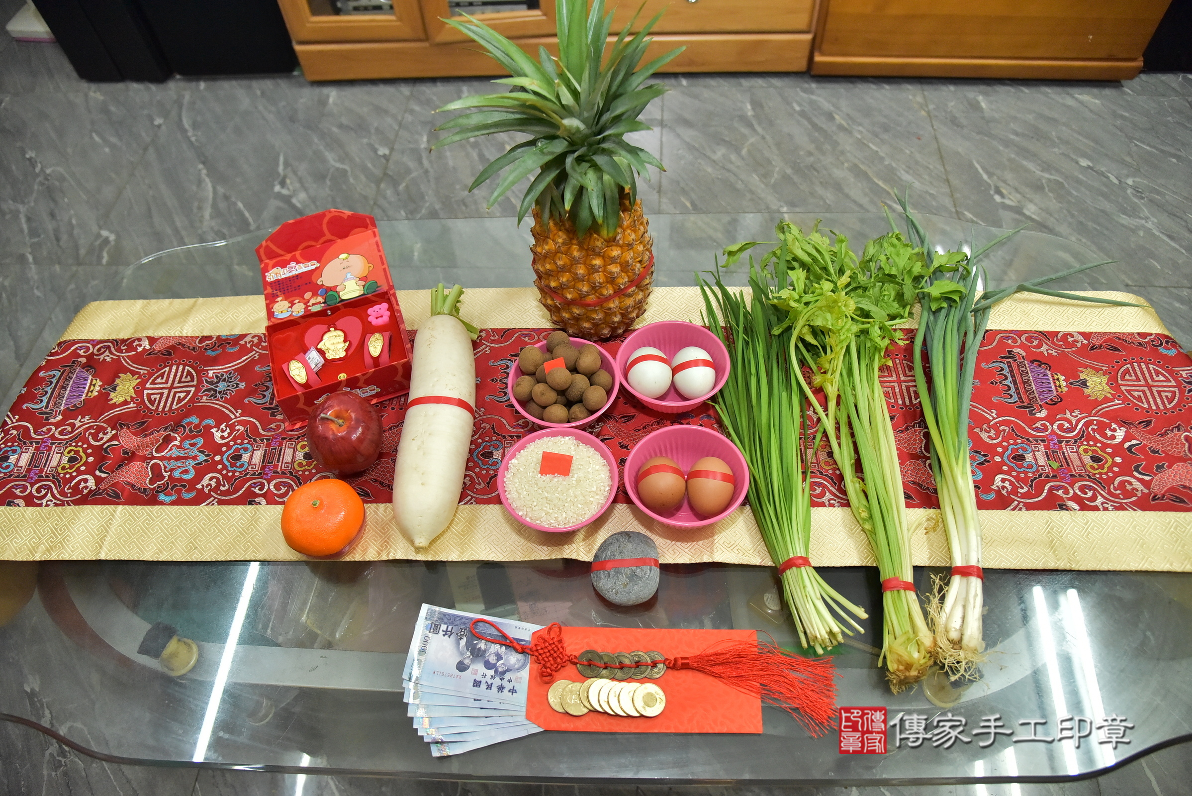 小勝寶寶(新北市樹林區到府嬰兒小勝寶寶滿月剃頭理髮、到府嬰兒剃胎毛儀式吉祥話)。到府剃頭剃胎毛主持、專業拍照、證書。★購買「臍帶章、肚臍章、胎毛筆刷印章」贈送：剃頭、收涎、抓周，三選一。2025.8.6，照片3